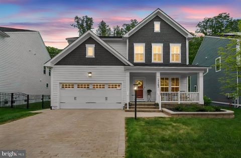 Photo of 17763 White Campion Way, DUMFRIES, VA 22026 (MLS # VAPW2117638)