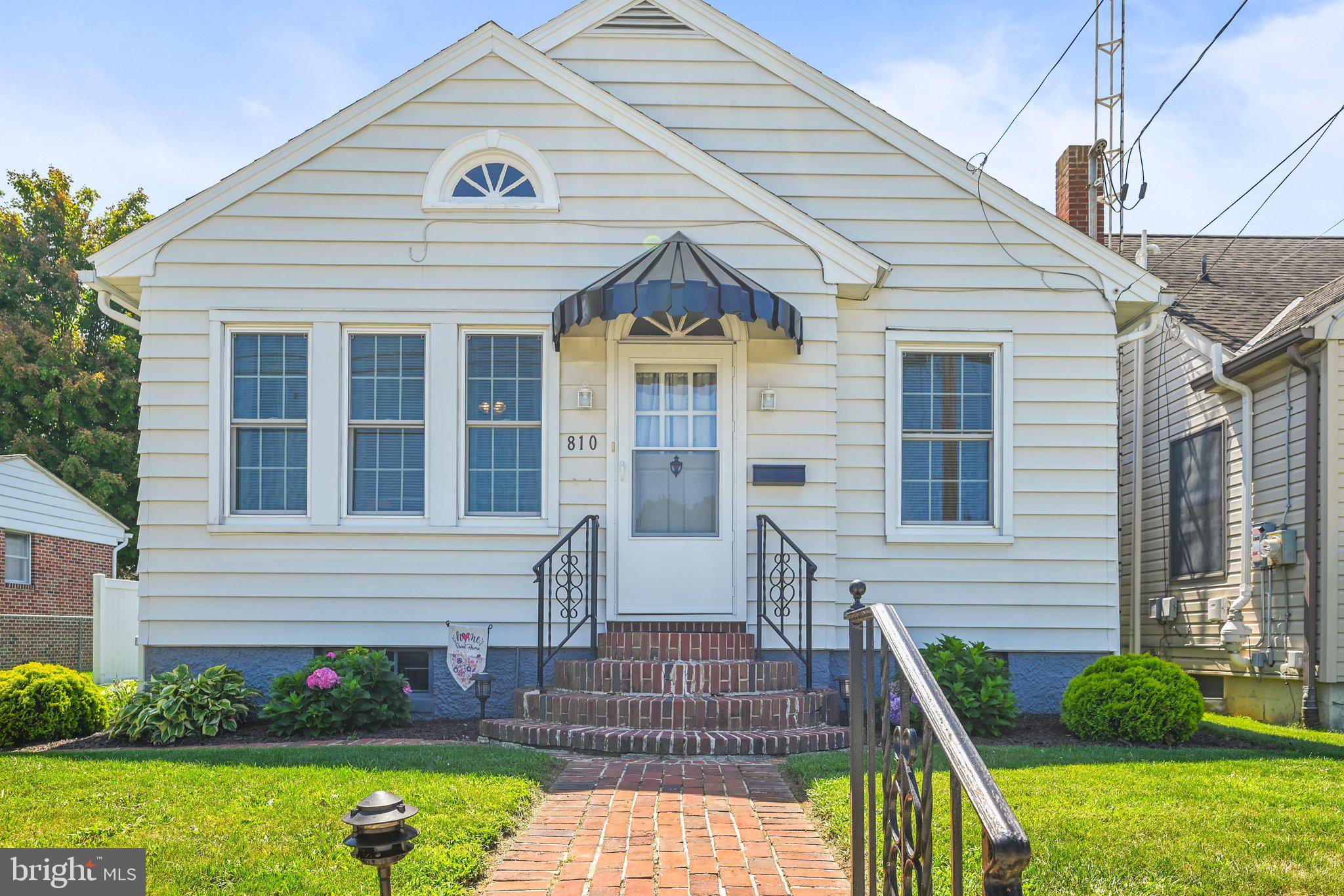 810 W MIDDLE STREET