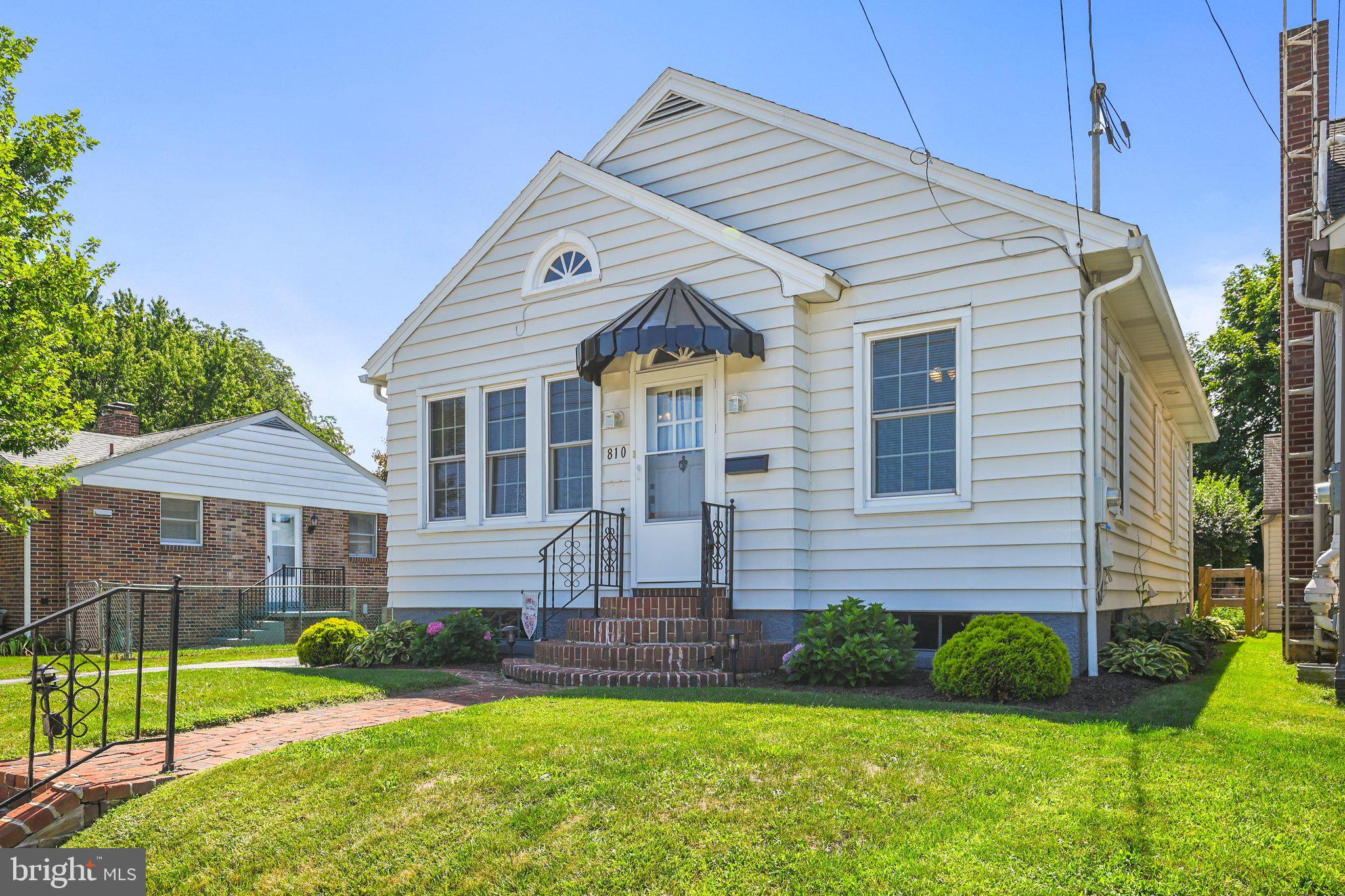 810 W MIDDLE STREET
