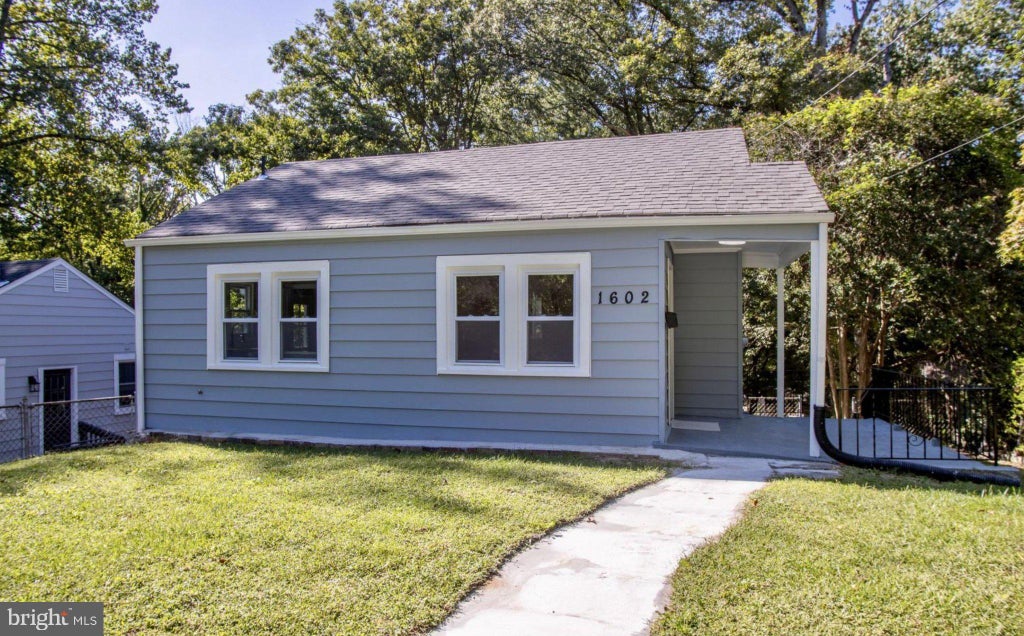 Photo of 1602 Kindlewood Street, HYATTSVILLE, MD 20785 (MLS # MDPG2221850)
