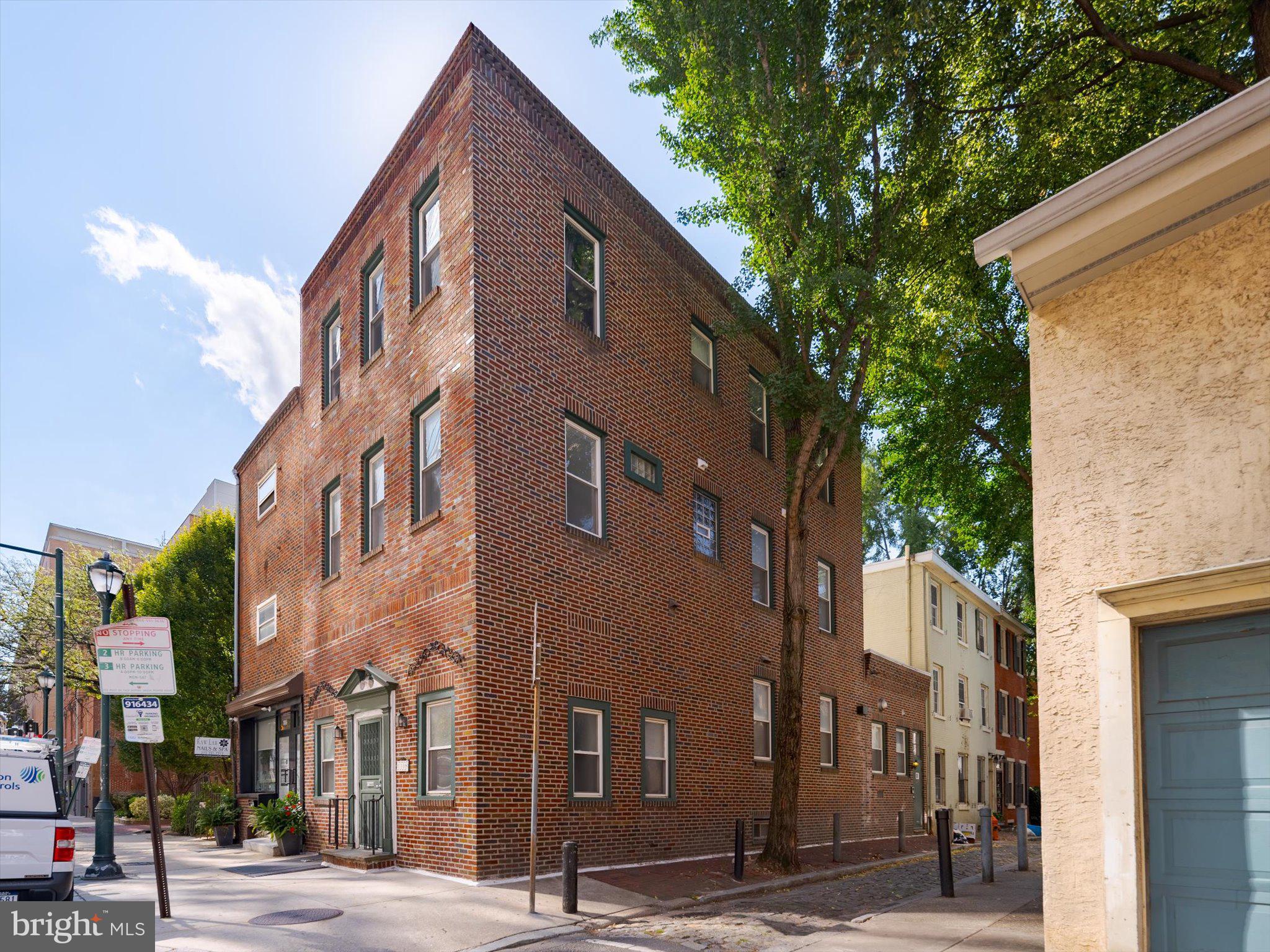 WASHINGTON SQ - Residential Lease