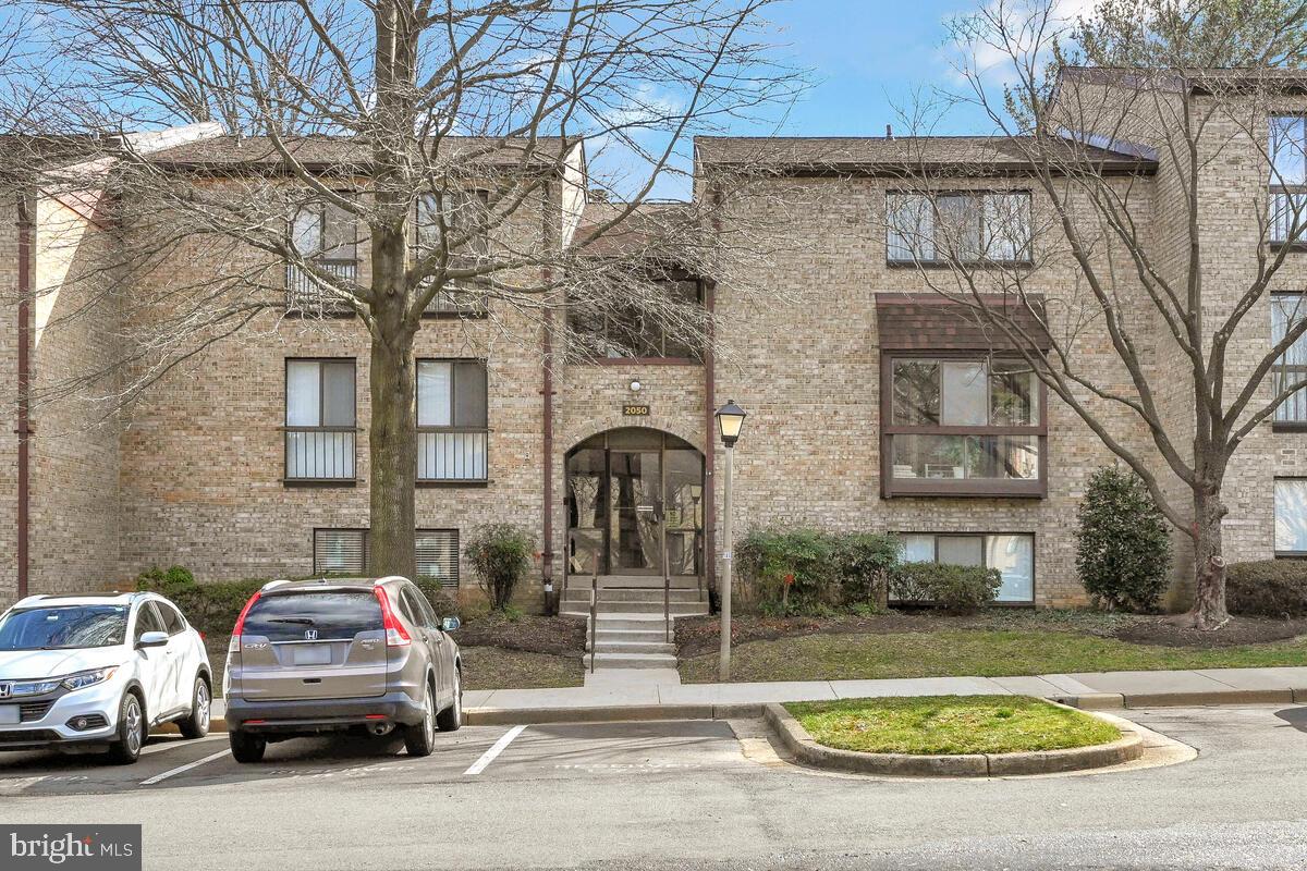 SOUTHGATE CONDO - Residential