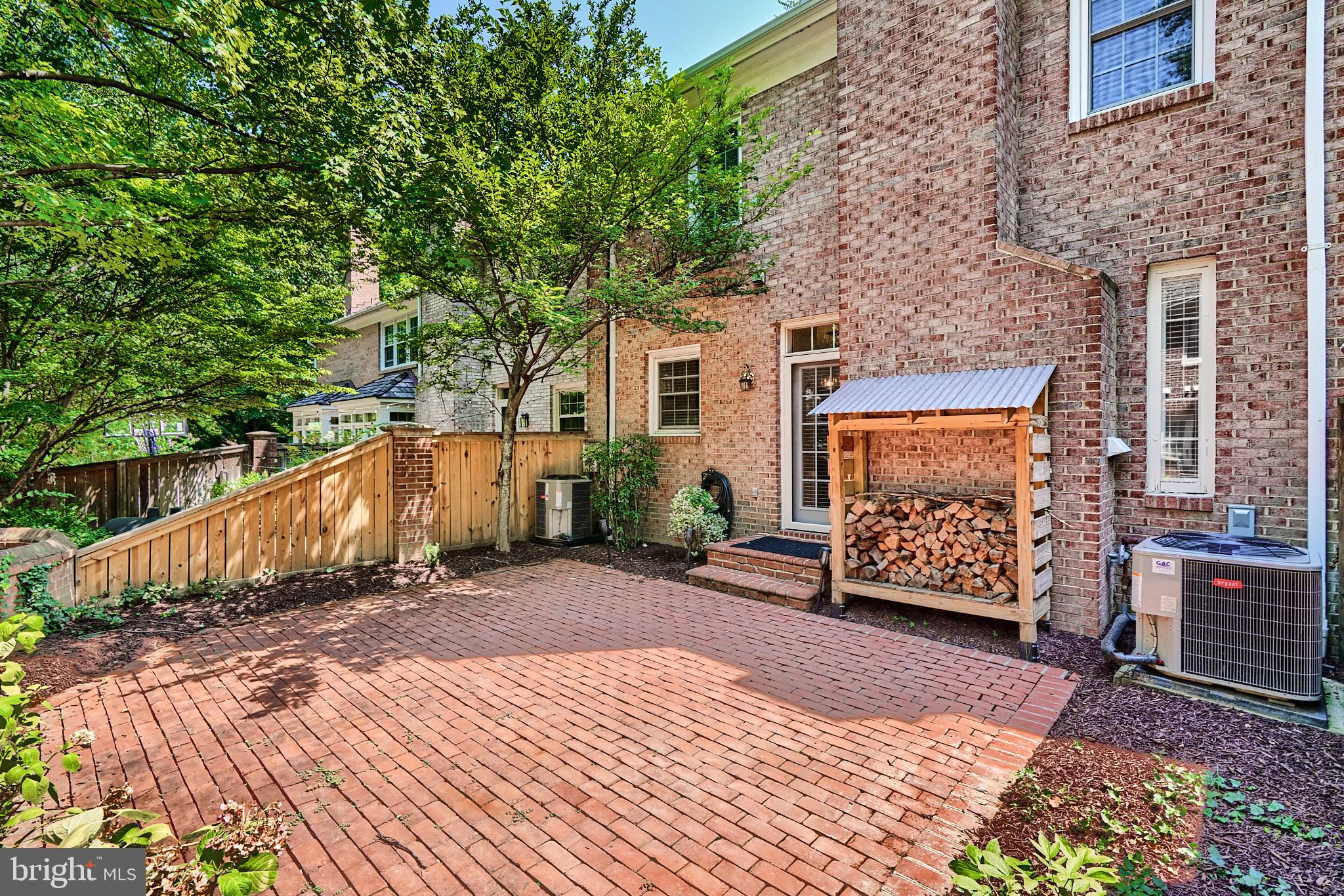 ALTA VISTA - Residential