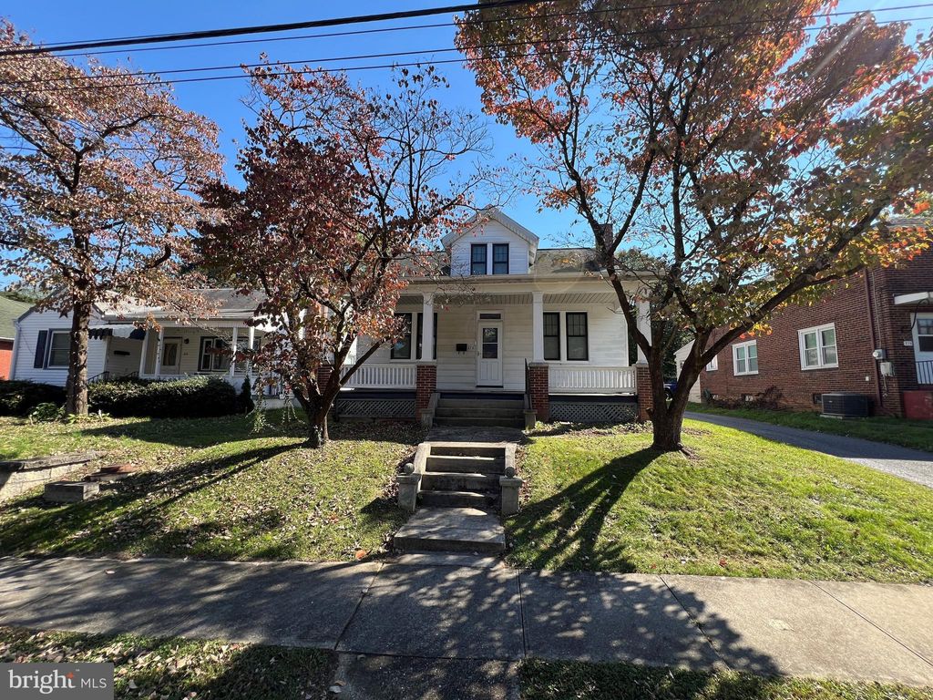 Photo of 272 Clark Street, LEMOYNE, PA 17043 (MLS # PACB2050392)