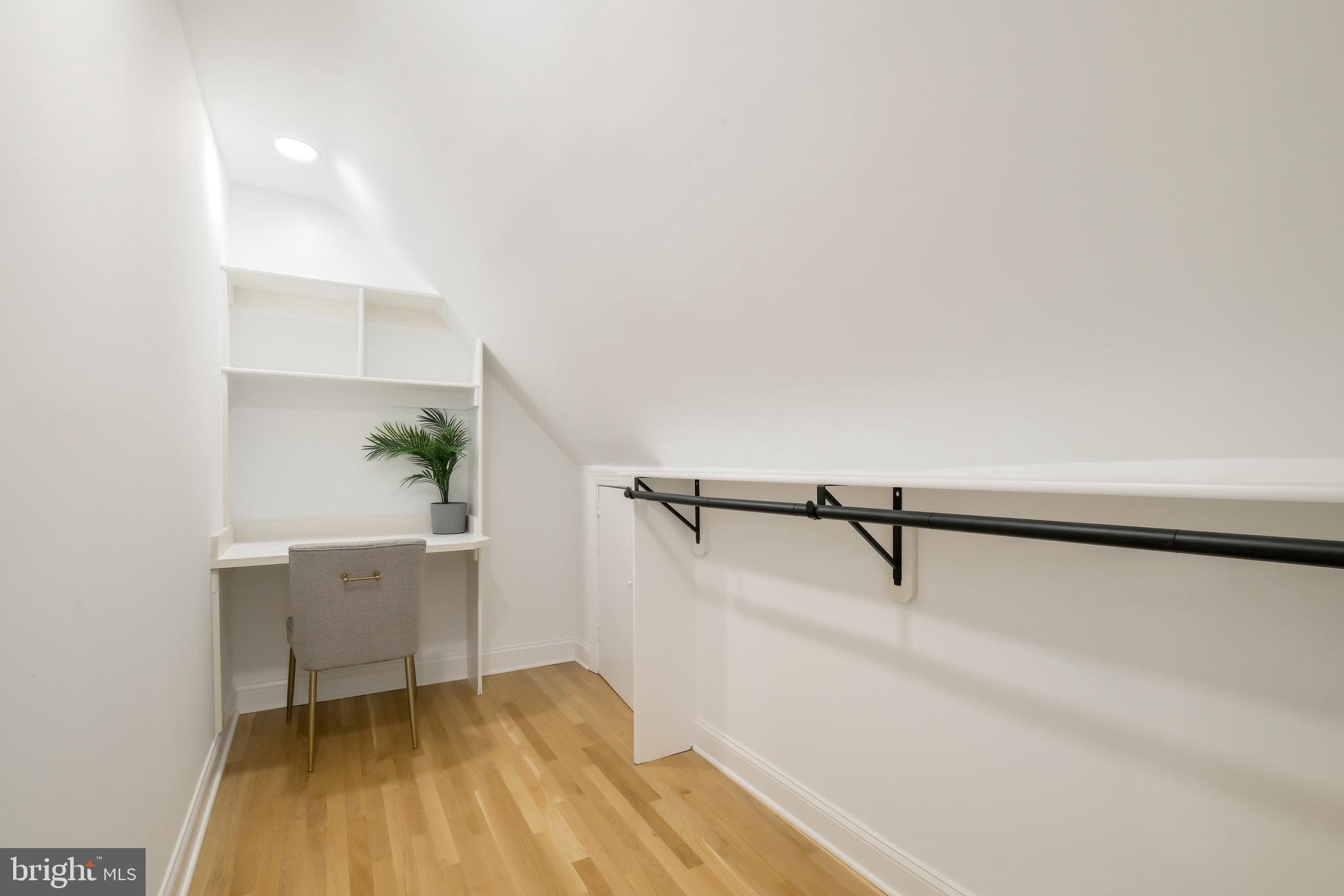 WOODSIDE FOREST - Residential