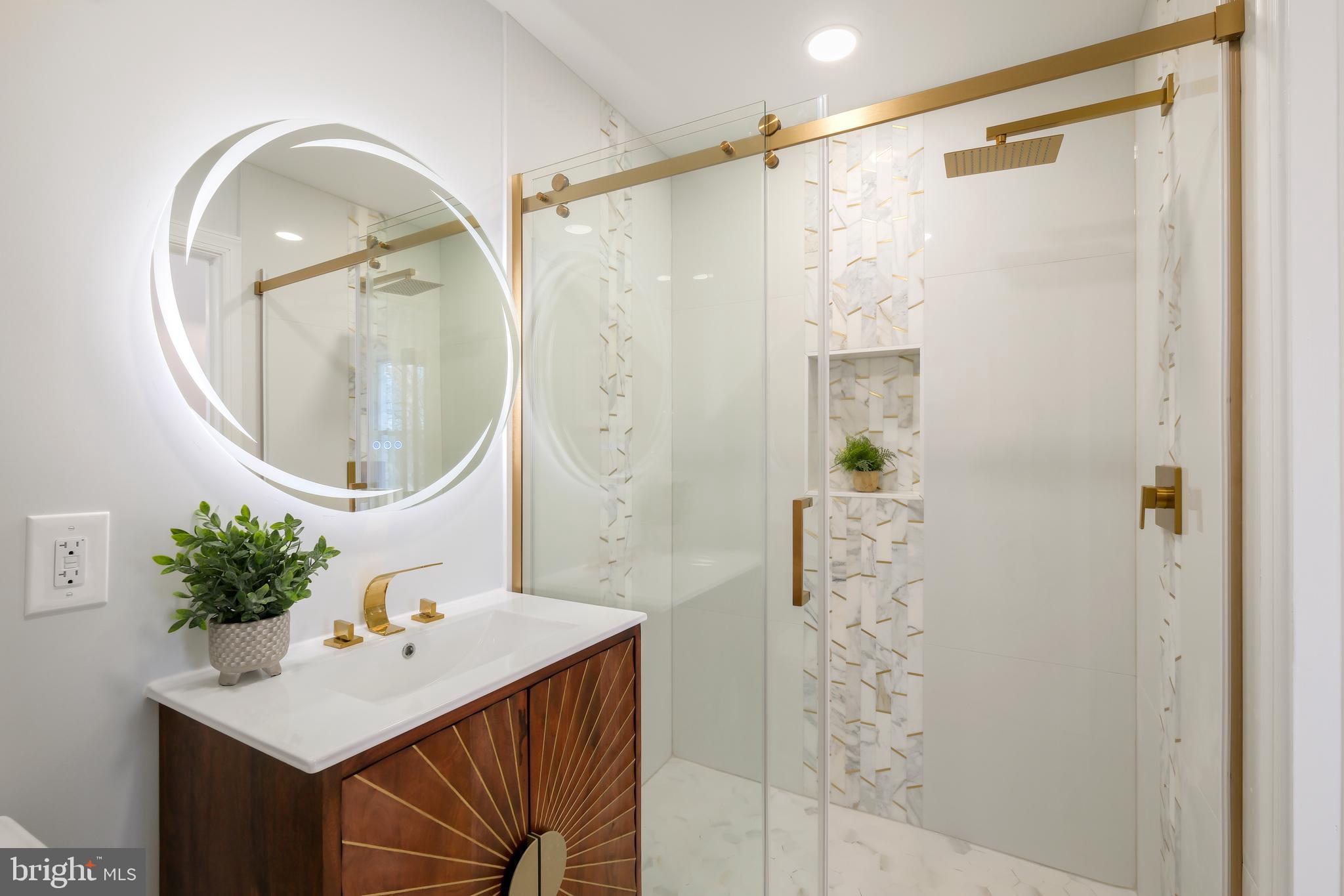 WOODSIDE FOREST - Residential