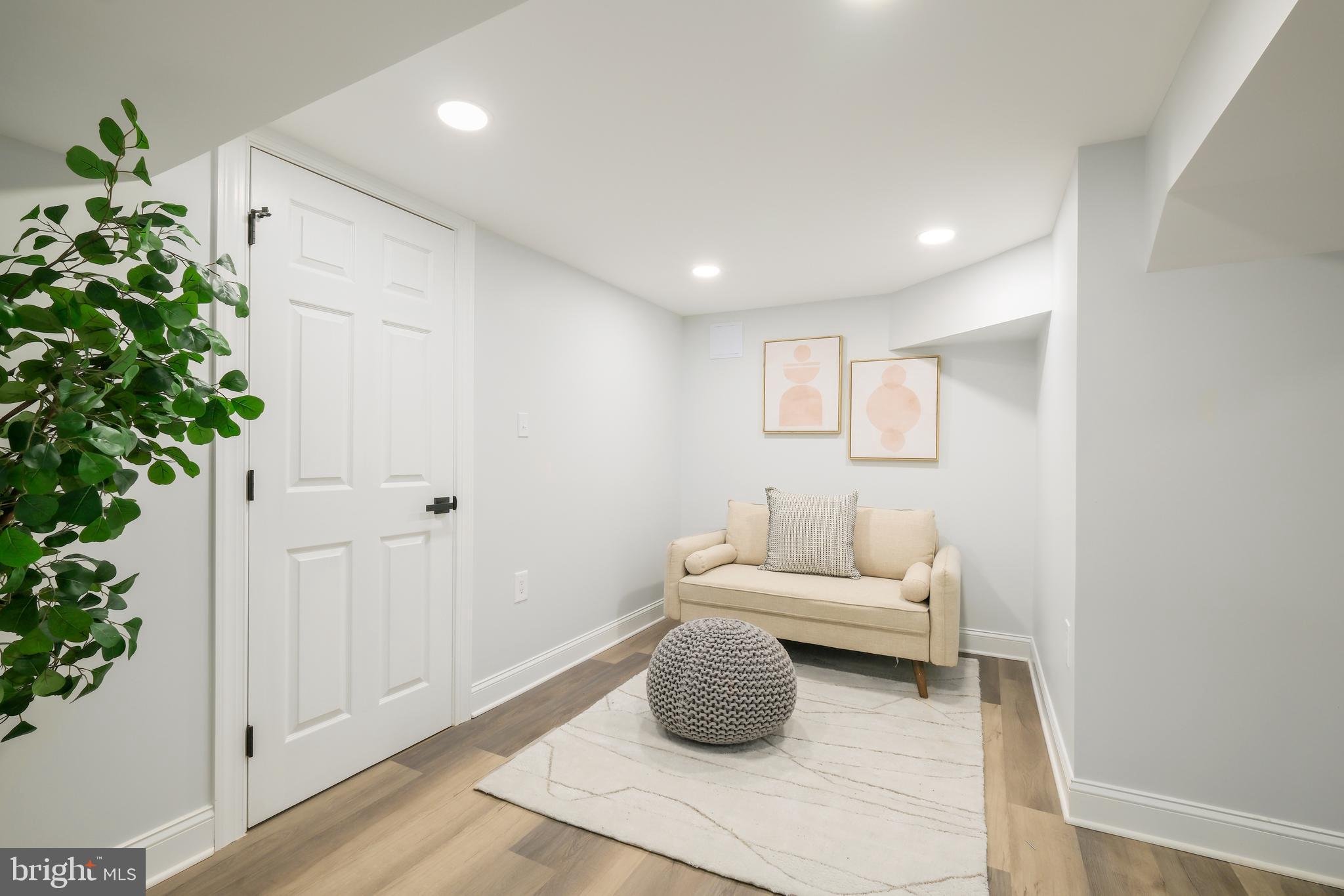 WOODSIDE FOREST - Residential