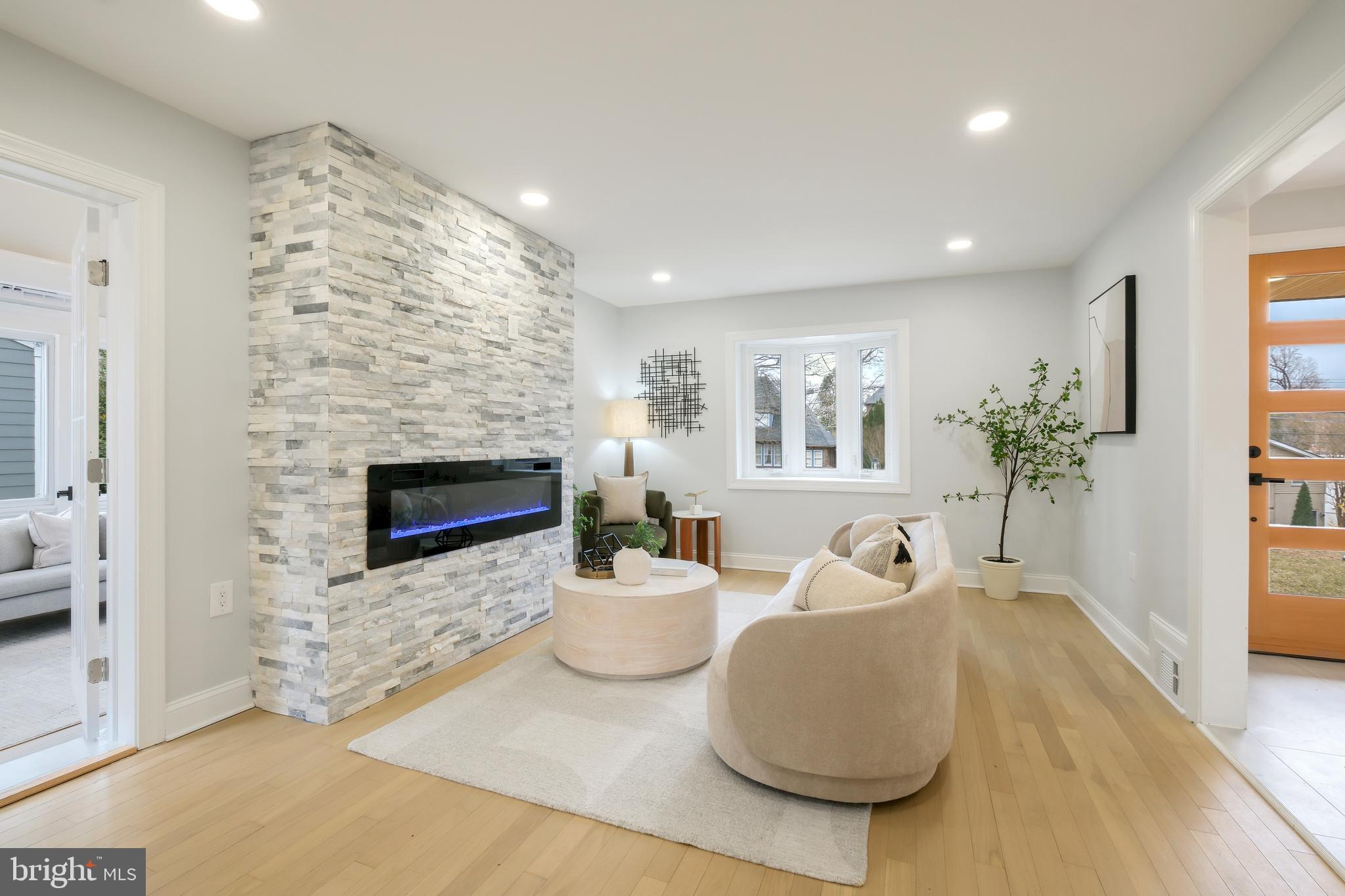 WOODSIDE FOREST - Residential