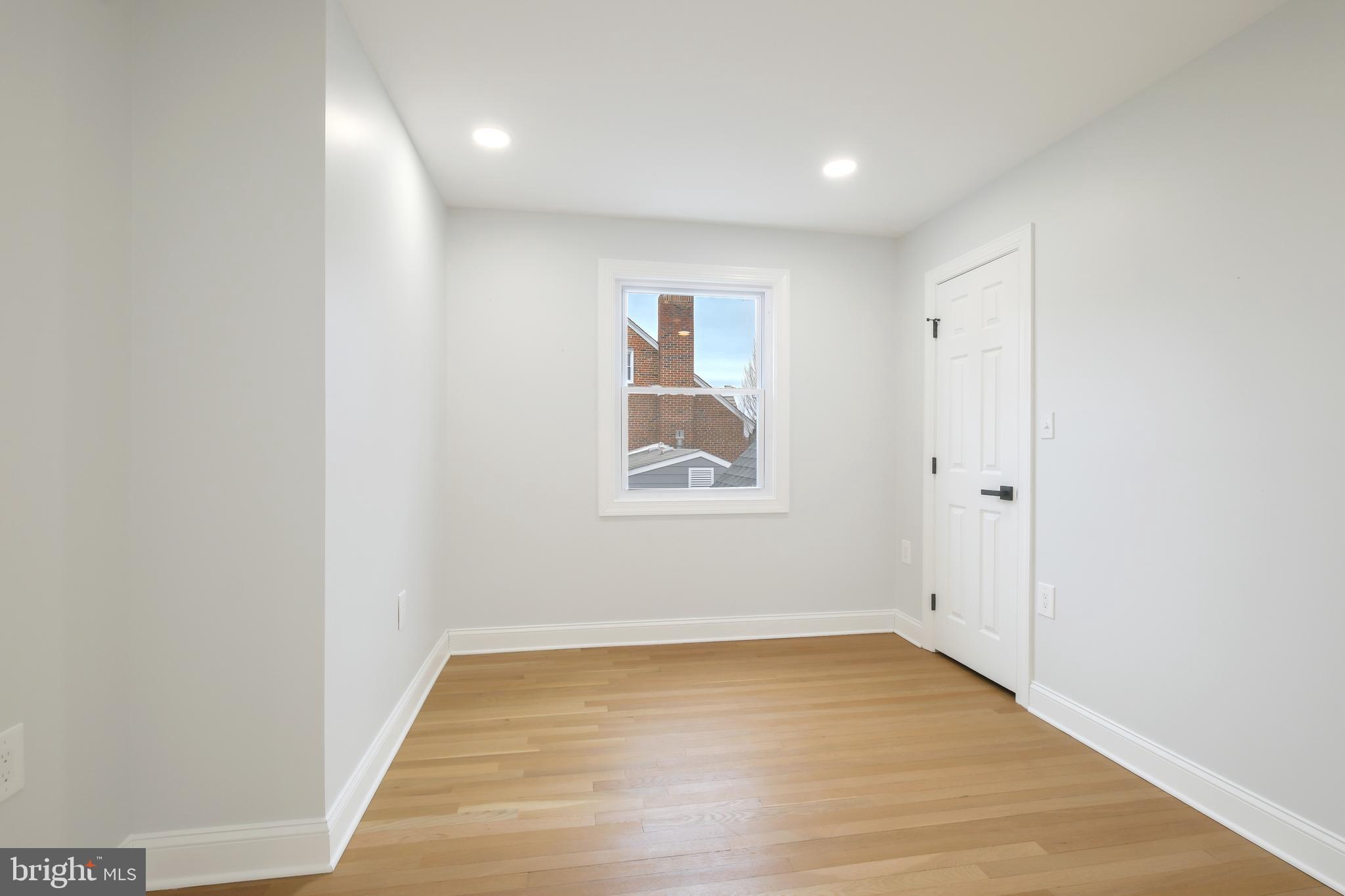 WOODSIDE FOREST - Residential