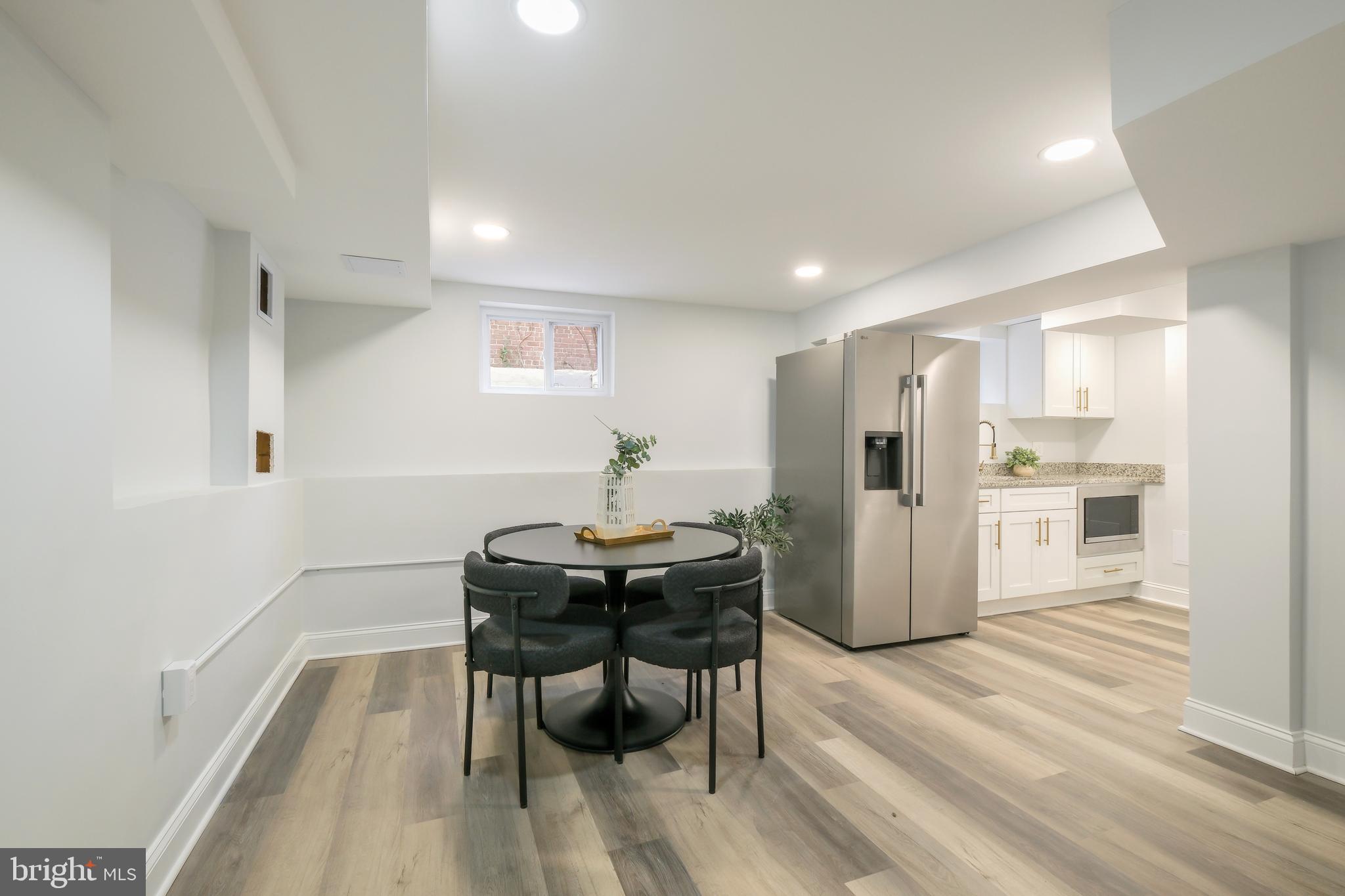 WOODSIDE FOREST - Residential