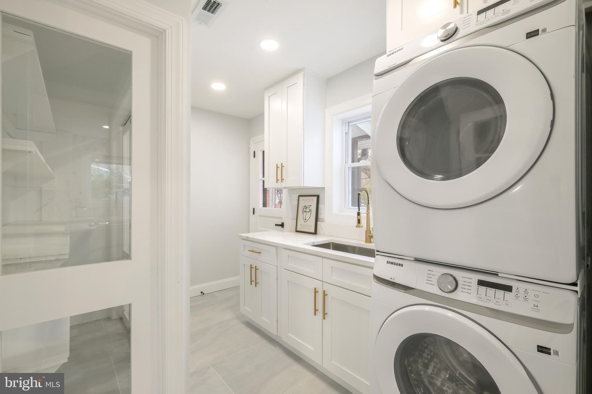 WOODSIDE FOREST - Residential