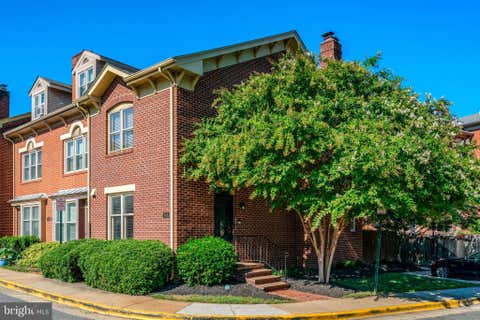 Photo of 514 Colecroft Court, ALEXANDRIA, VA 22314 (MLS # VAAX2064760)