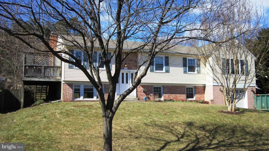500s.f. FAMILY ROOM ADDITION w/gorgeous wood trim & loads of windows!! This home has been FRESHLY PAINTED throughout and is ready for you to JUST MOVE IN & ENJOY.  NEW: heat pump & bathroom  1 car garage (2 CARS TANDEM), 2nd family room on lower level w/loads of sunlight and walkout to patio, additional large bedroom and spacious back yard. **  SOUGHT AFTER POOLESVILLE SCHOOL DISTRICT **  Must see