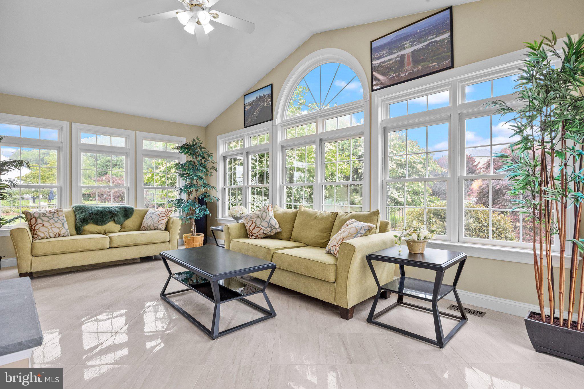 HOLLAND RIDGE - Residential