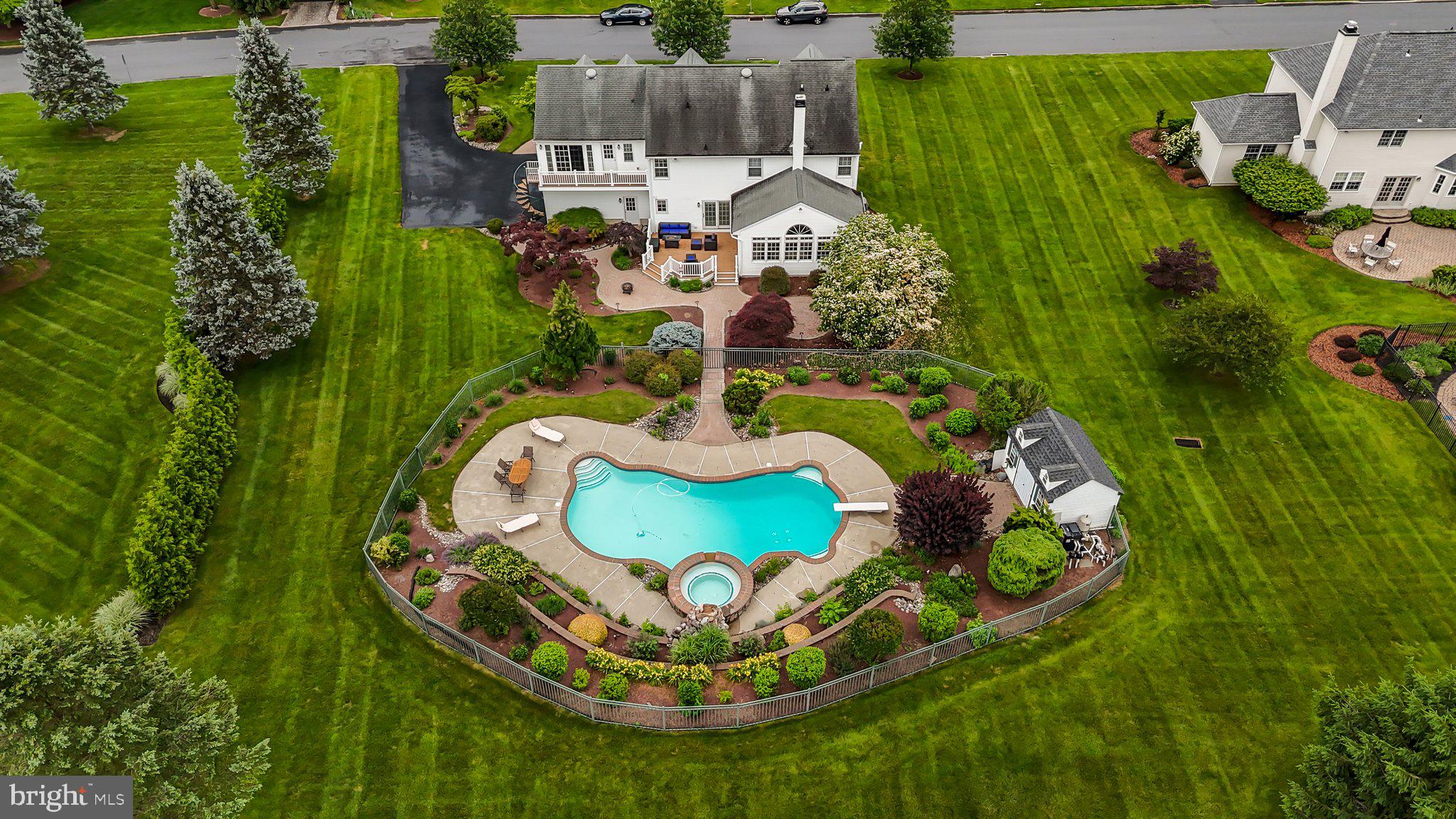 HOLLAND RIDGE - Residential