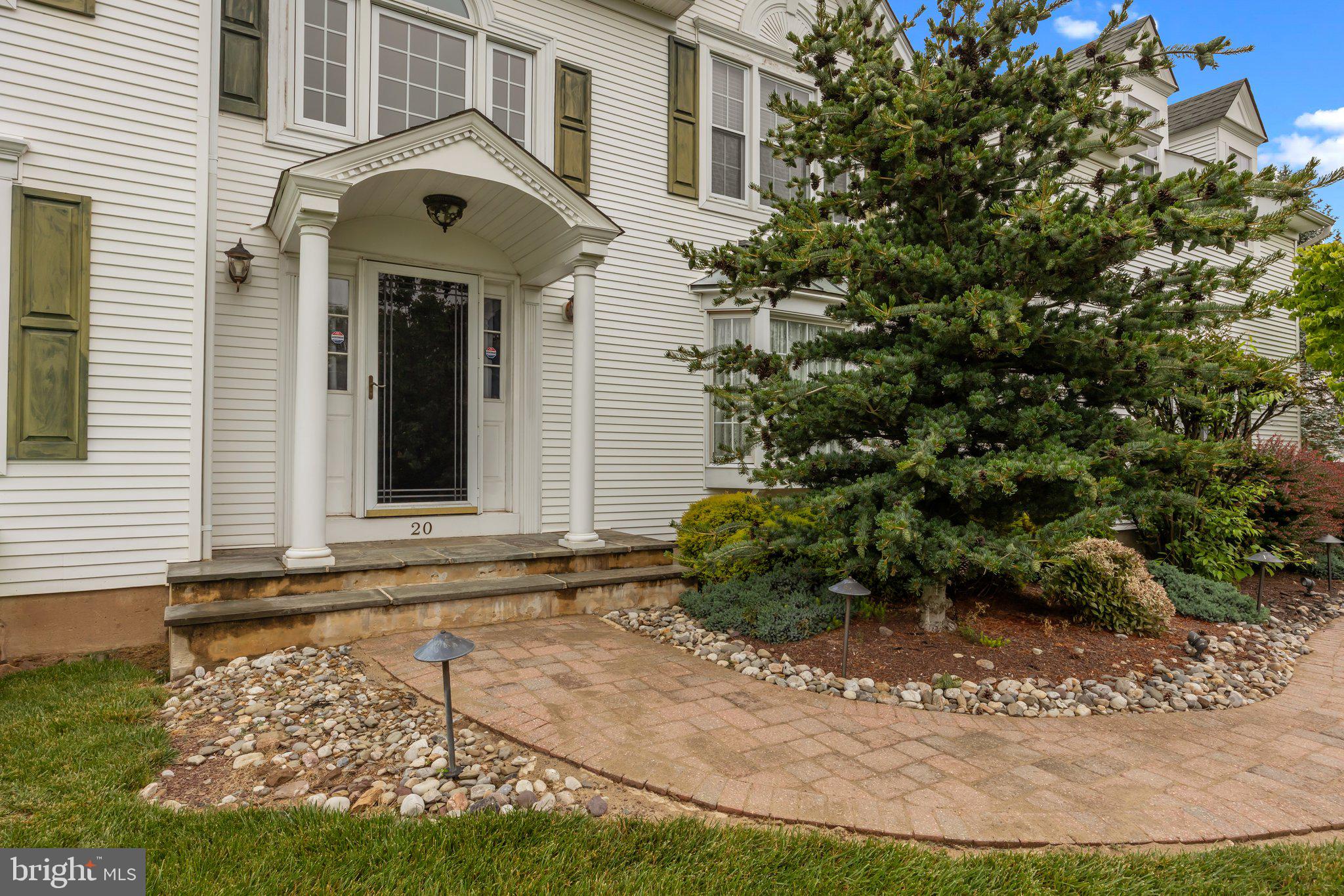 20 CATHLEEN DRIVE