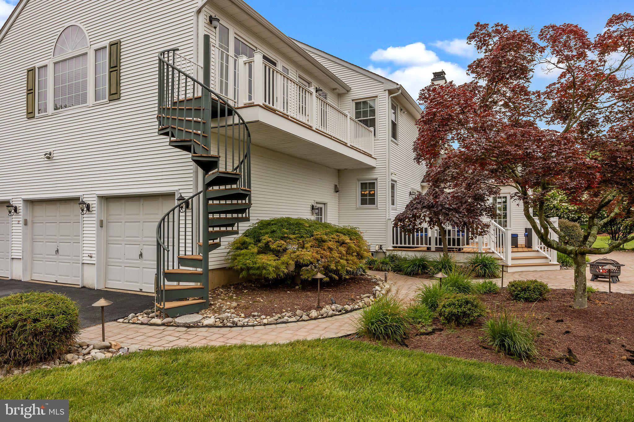 HOLLAND RIDGE - Residential