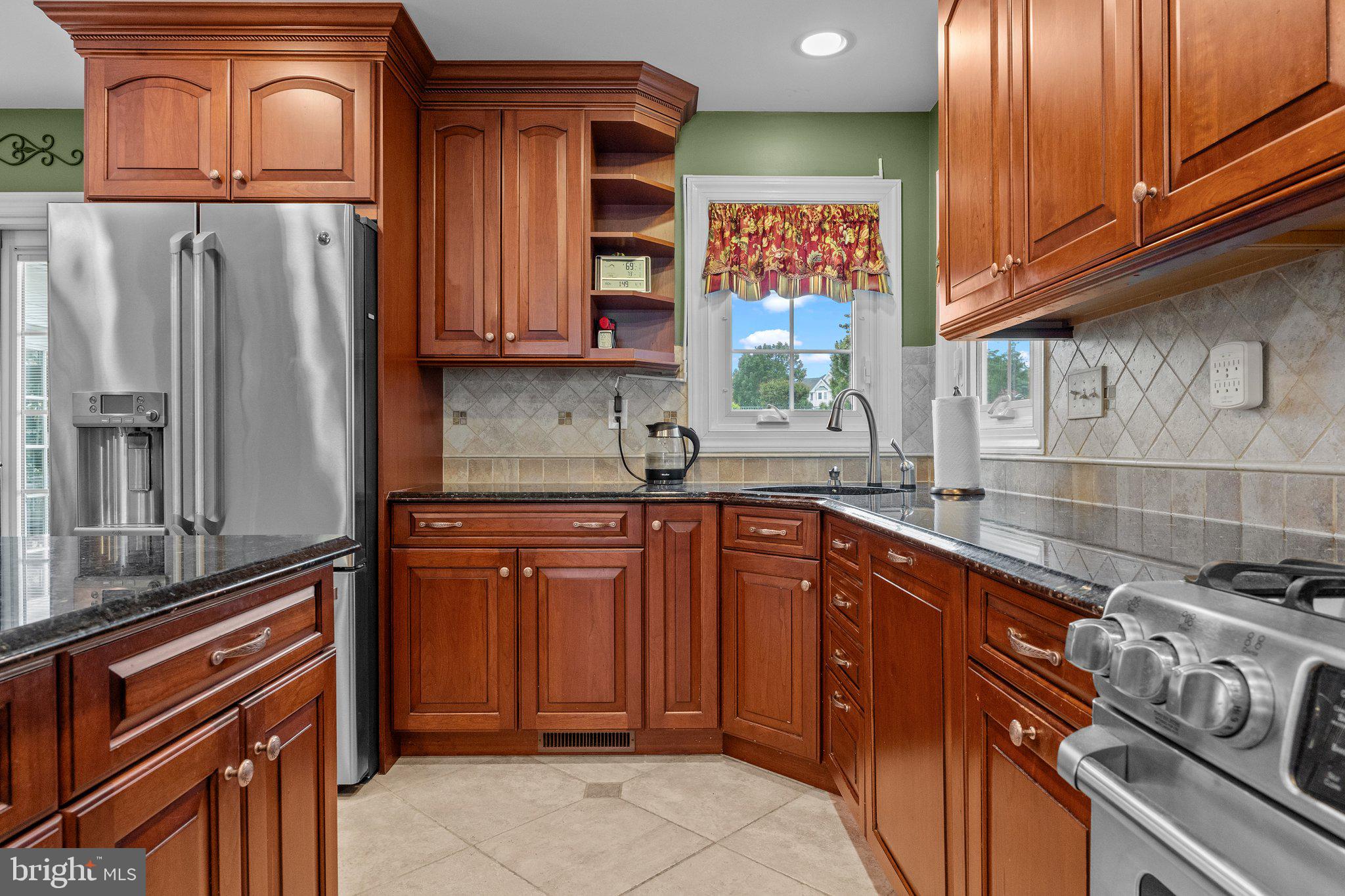 HOLLAND RIDGE - Residential