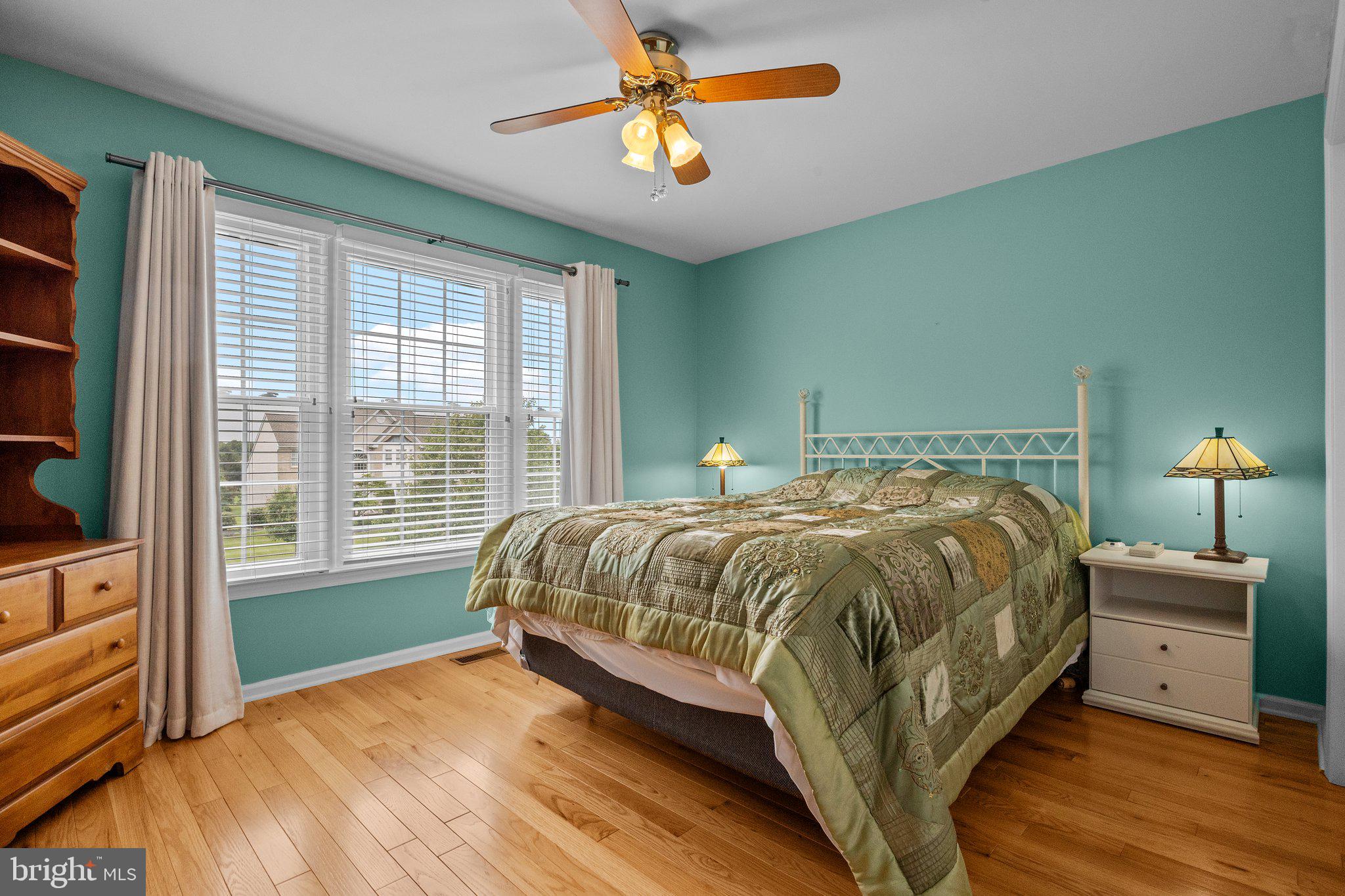 HOLLAND RIDGE - Residential