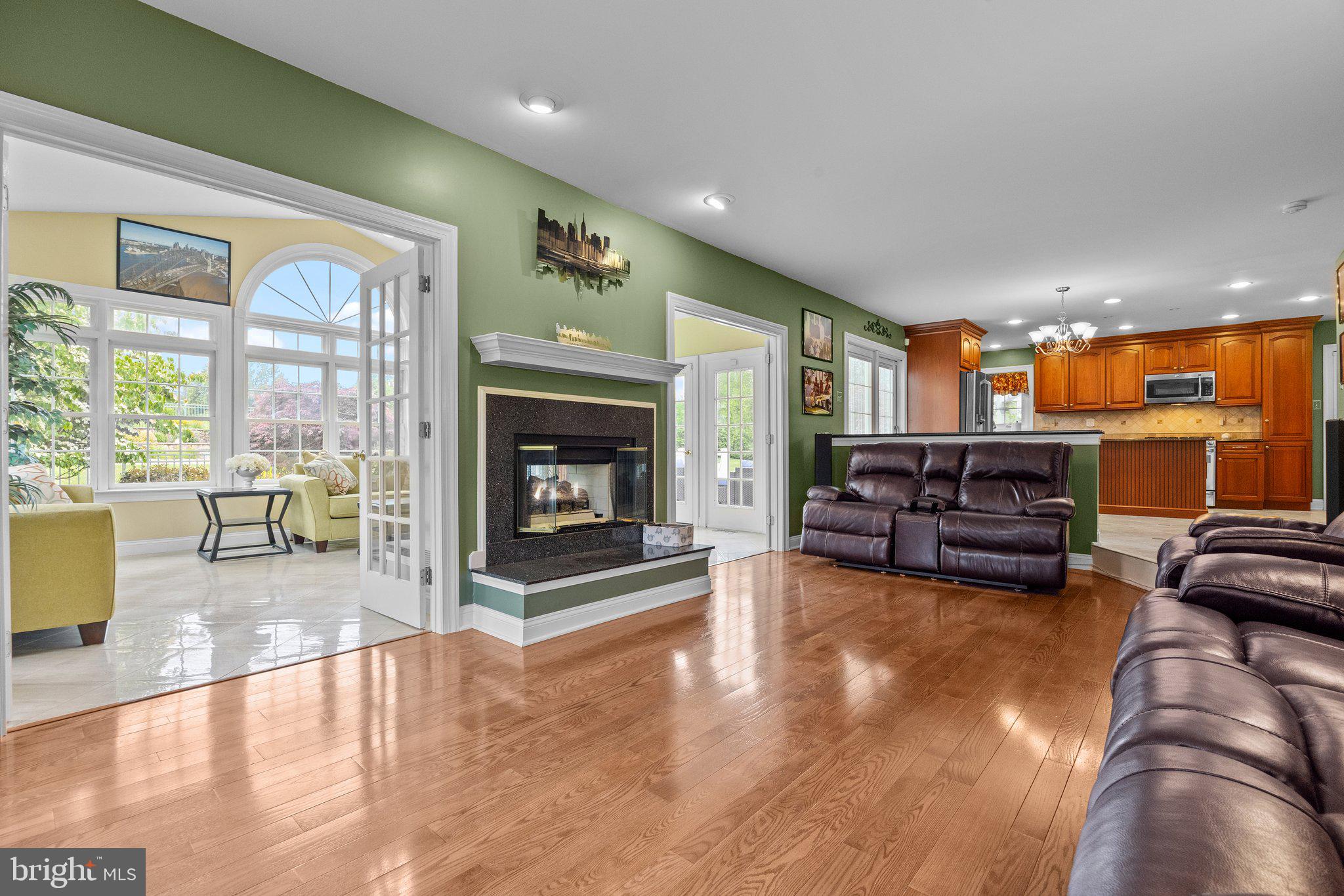 HOLLAND RIDGE - Residential