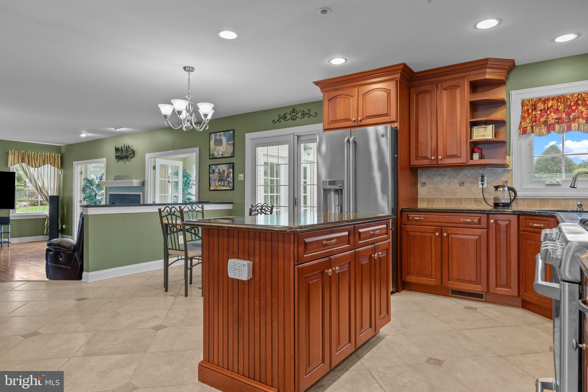 HOLLAND RIDGE - Residential