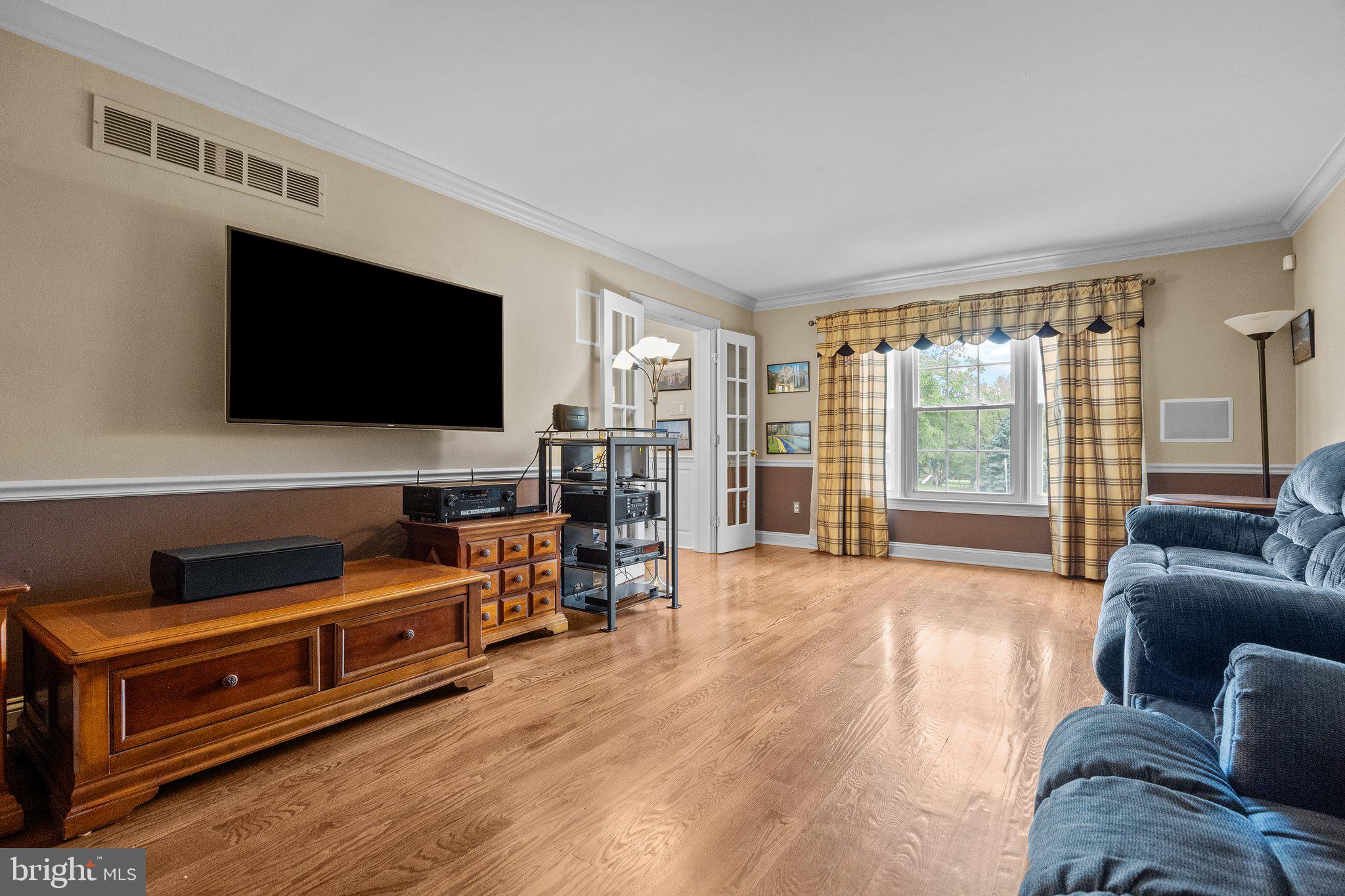 HOLLAND RIDGE - Residential