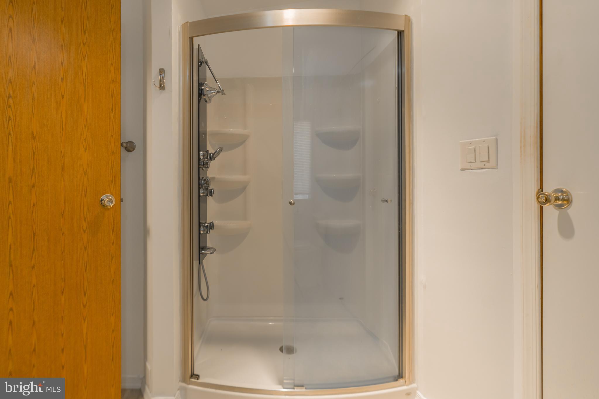 SHERWOOD ACRES - Residential