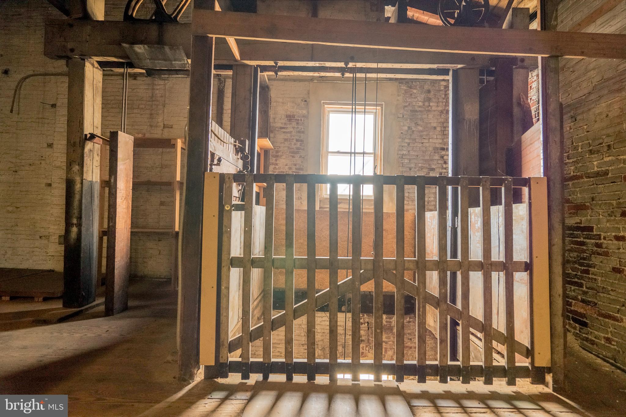 OLDE KENSINGTON - Commercial Sale