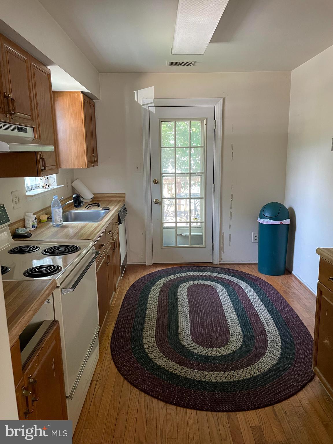 OAKWOOD COMMONS AT BURKE - Residential