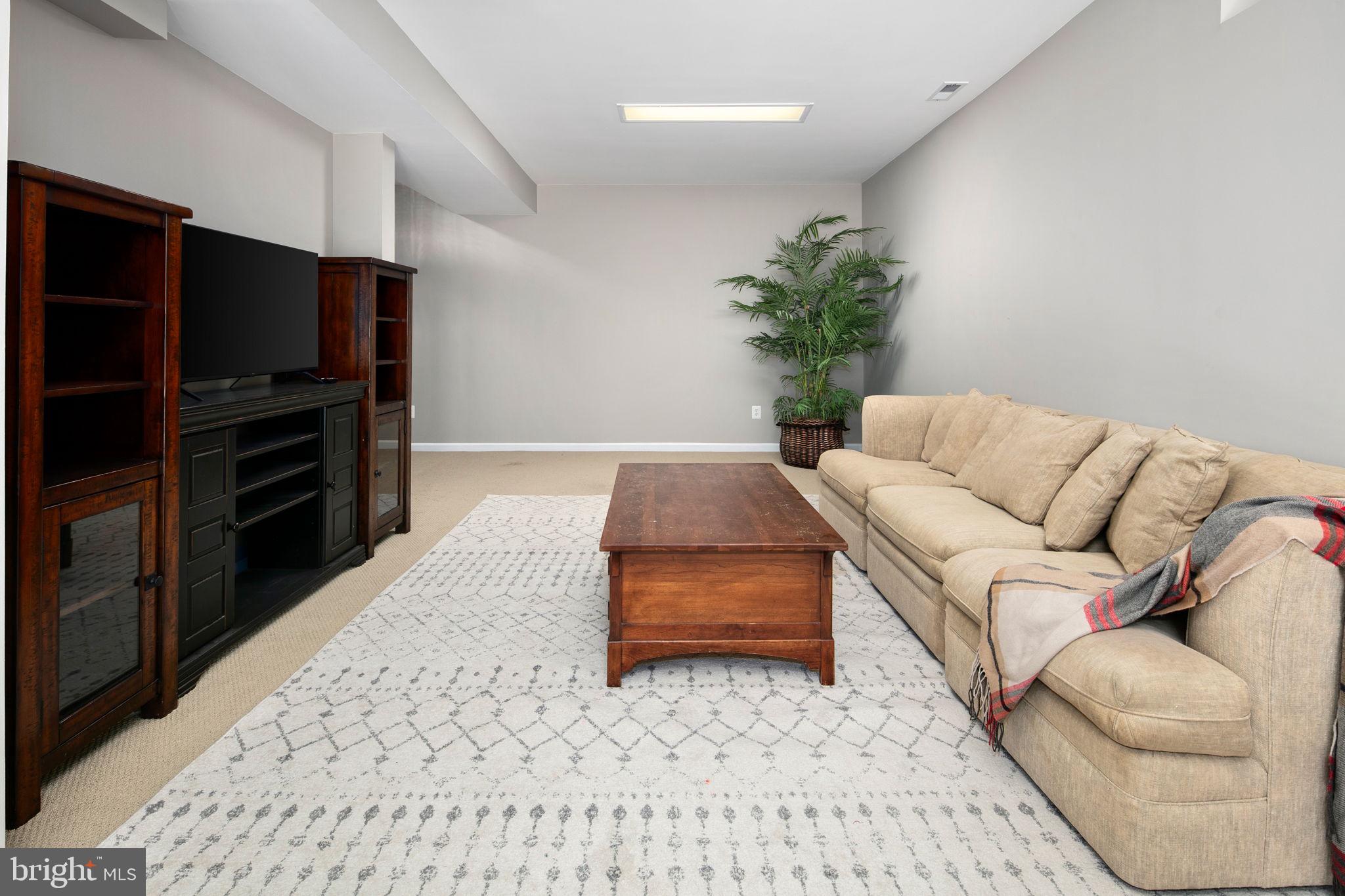 FARMWELL HUNT - Residential