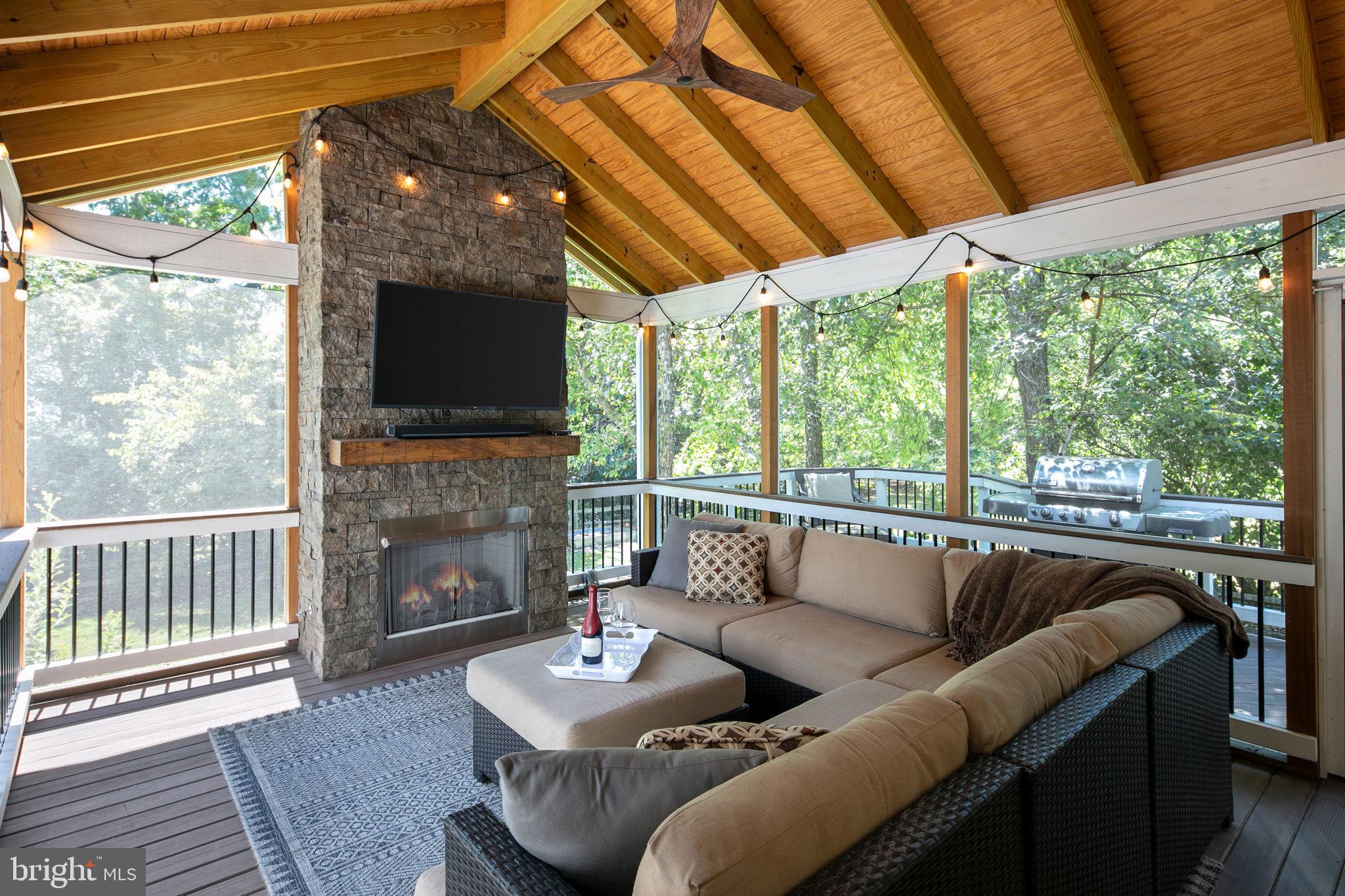 FARMWELL HUNT - Residential