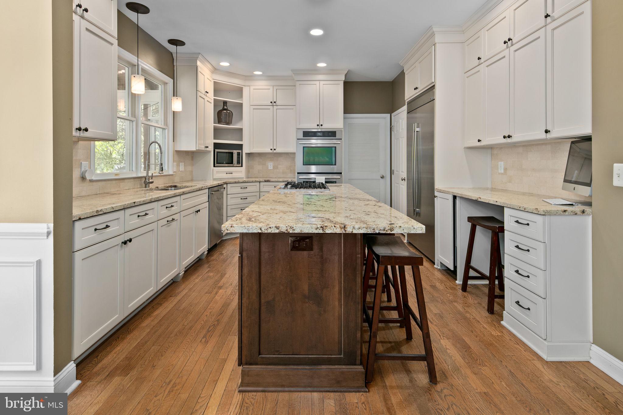 FARMWELL HUNT - Residential