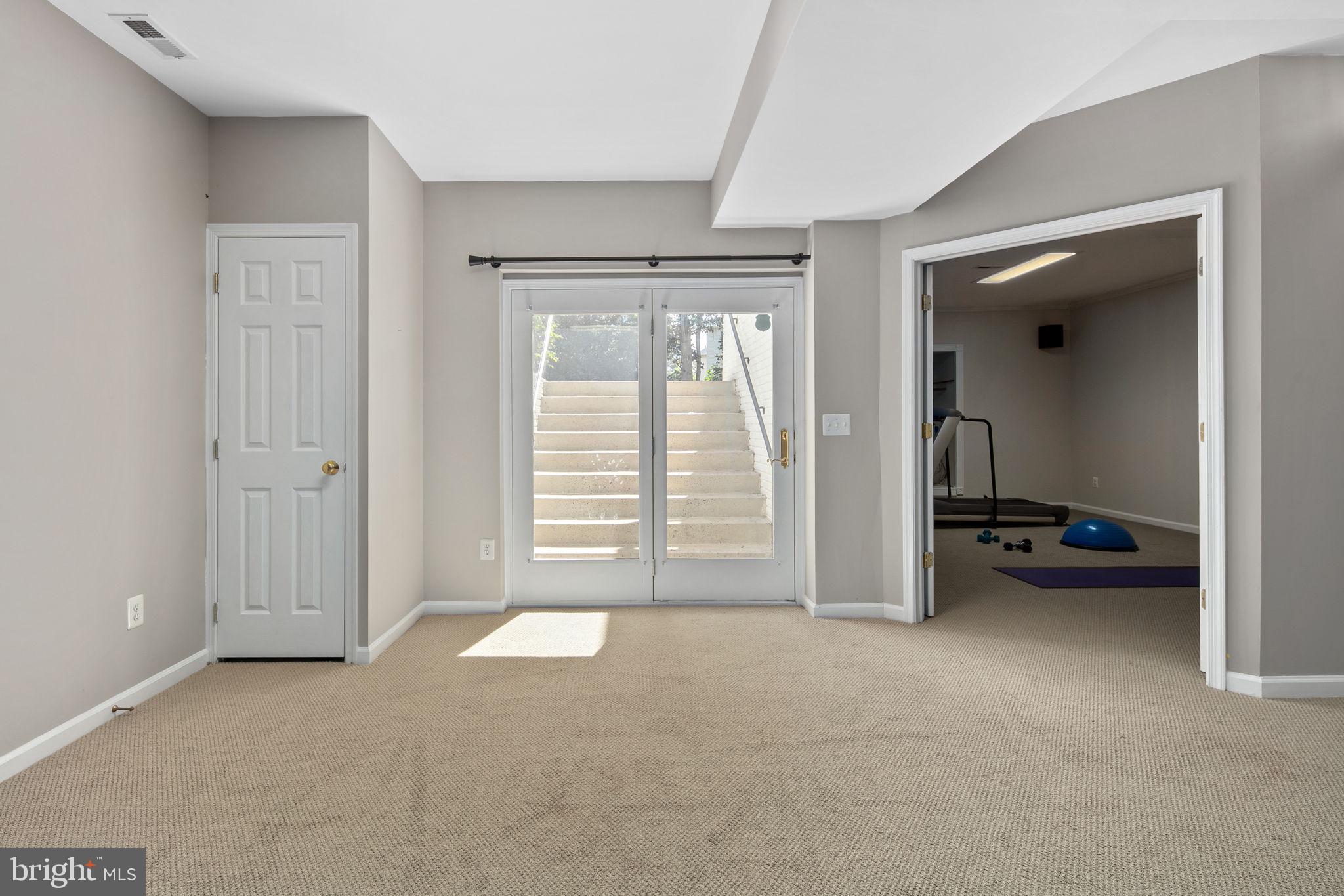 FARMWELL HUNT - Residential