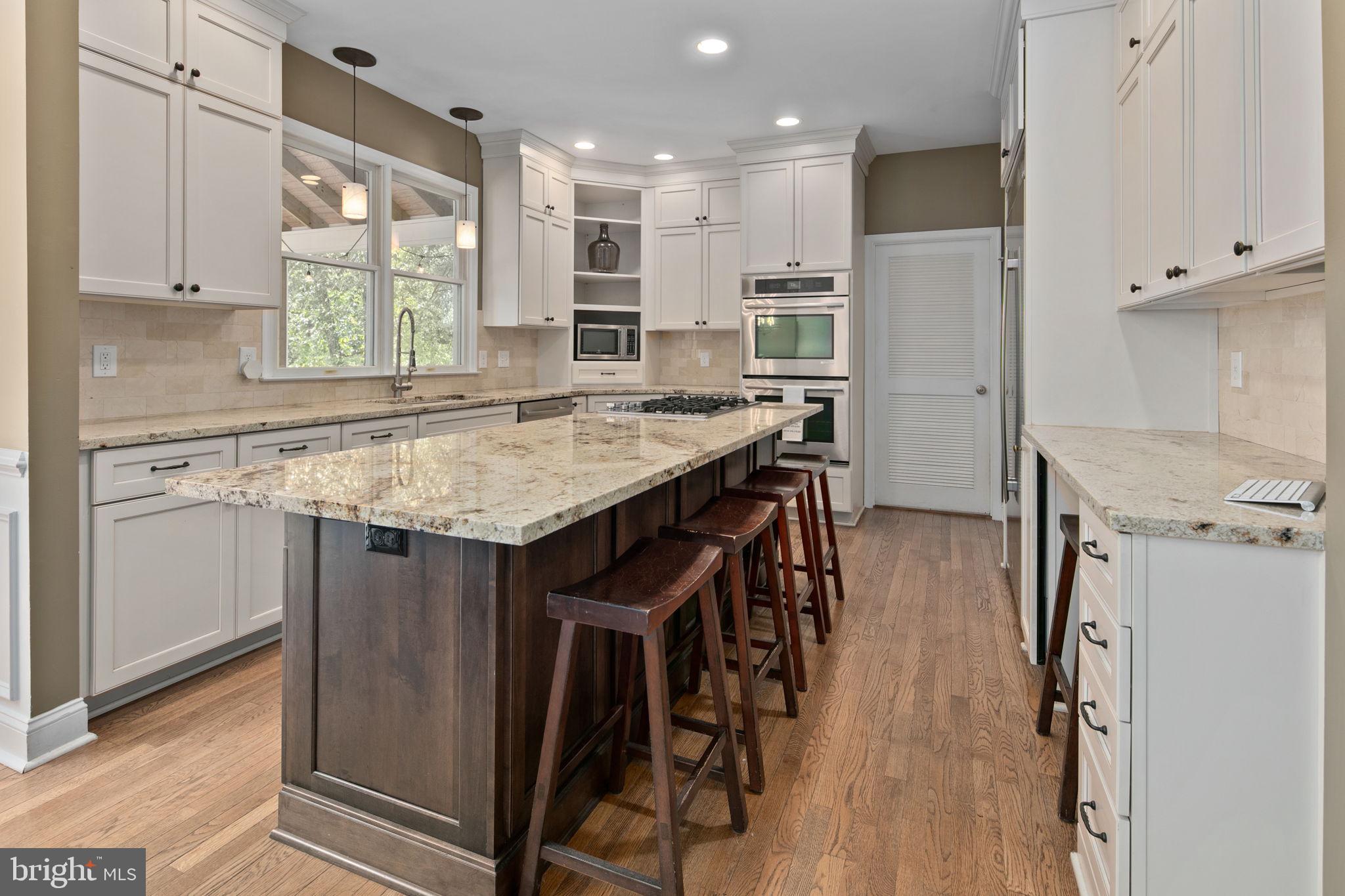 FARMWELL HUNT - Residential