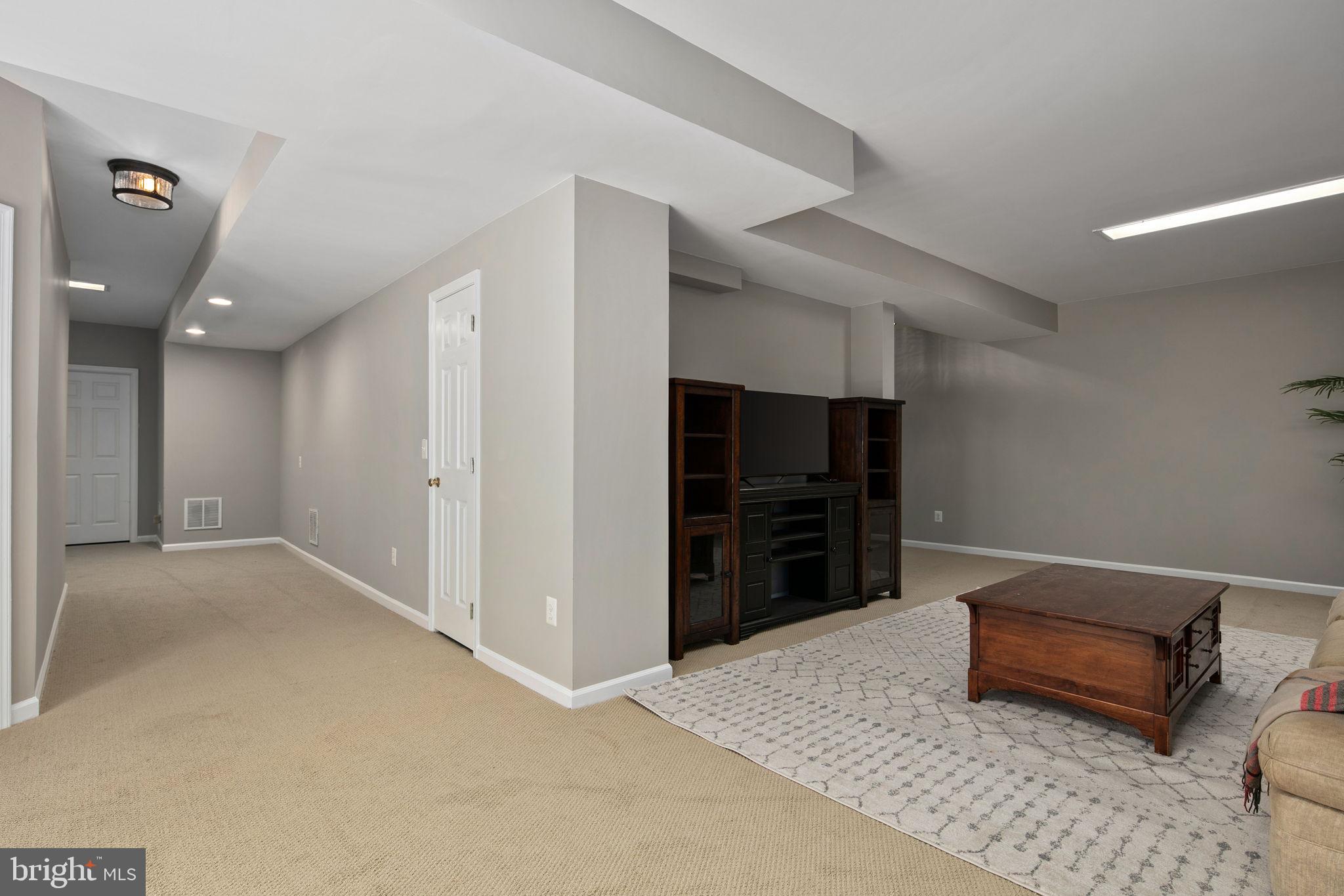 FARMWELL HUNT - Residential