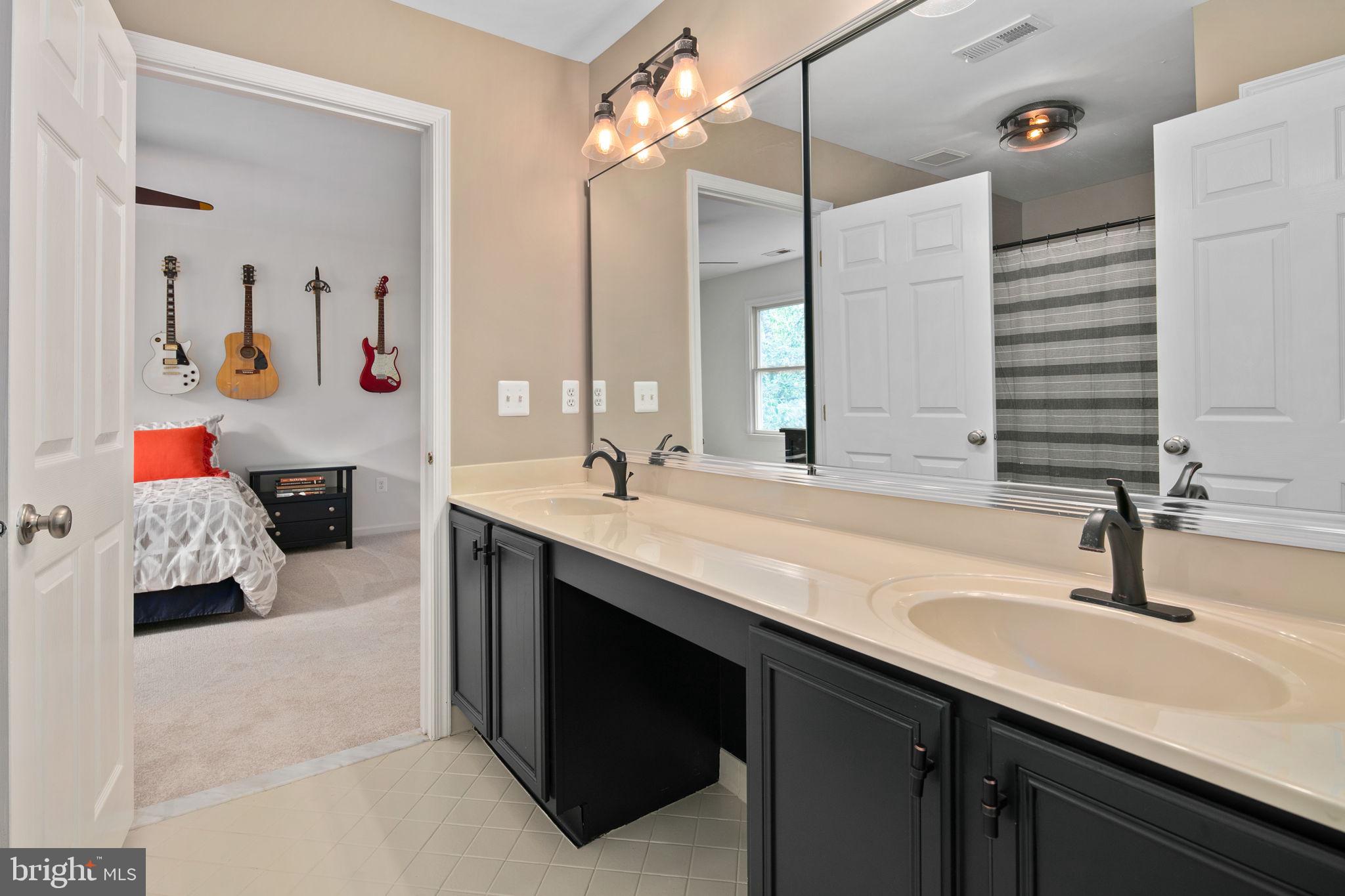 FARMWELL HUNT - Residential