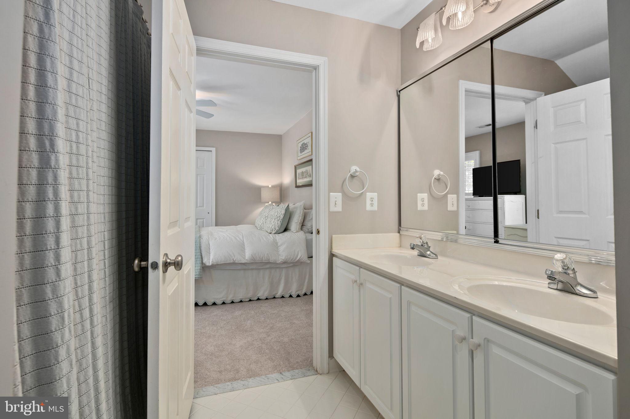 FARMWELL HUNT - Residential