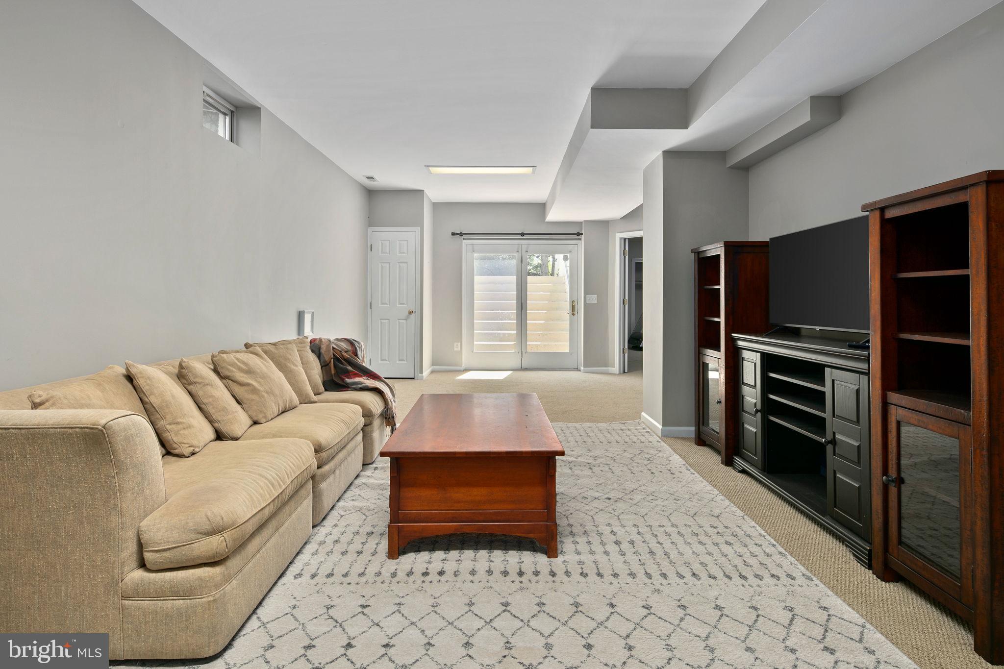 FARMWELL HUNT - Residential