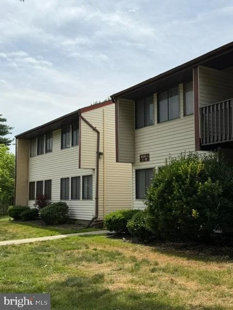 J4 Avon Drive, East Windsor, NJ MLS: NJME2079350