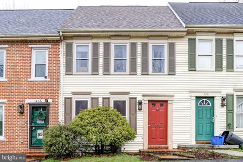 Photo of 432 HILLSIDE AVE, ELIZABETHTOWN, PA 17022 (MLS # PALA2032736)