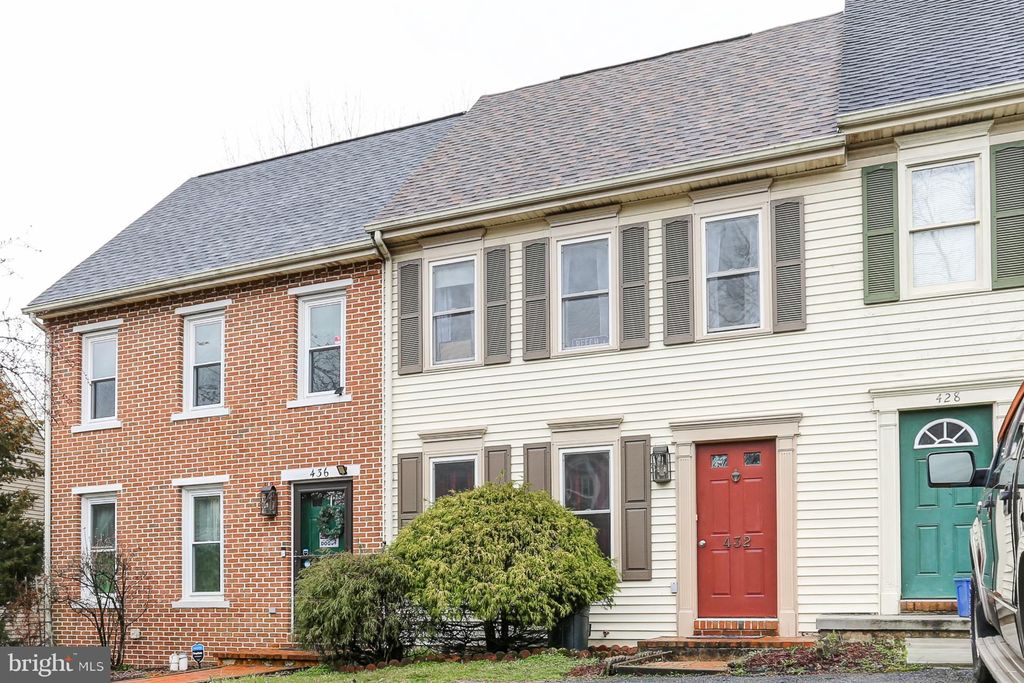 Photo of 432 HILLSIDE AVE, ELIZABETHTOWN, PA 17022 (MLS # PALA2032736)