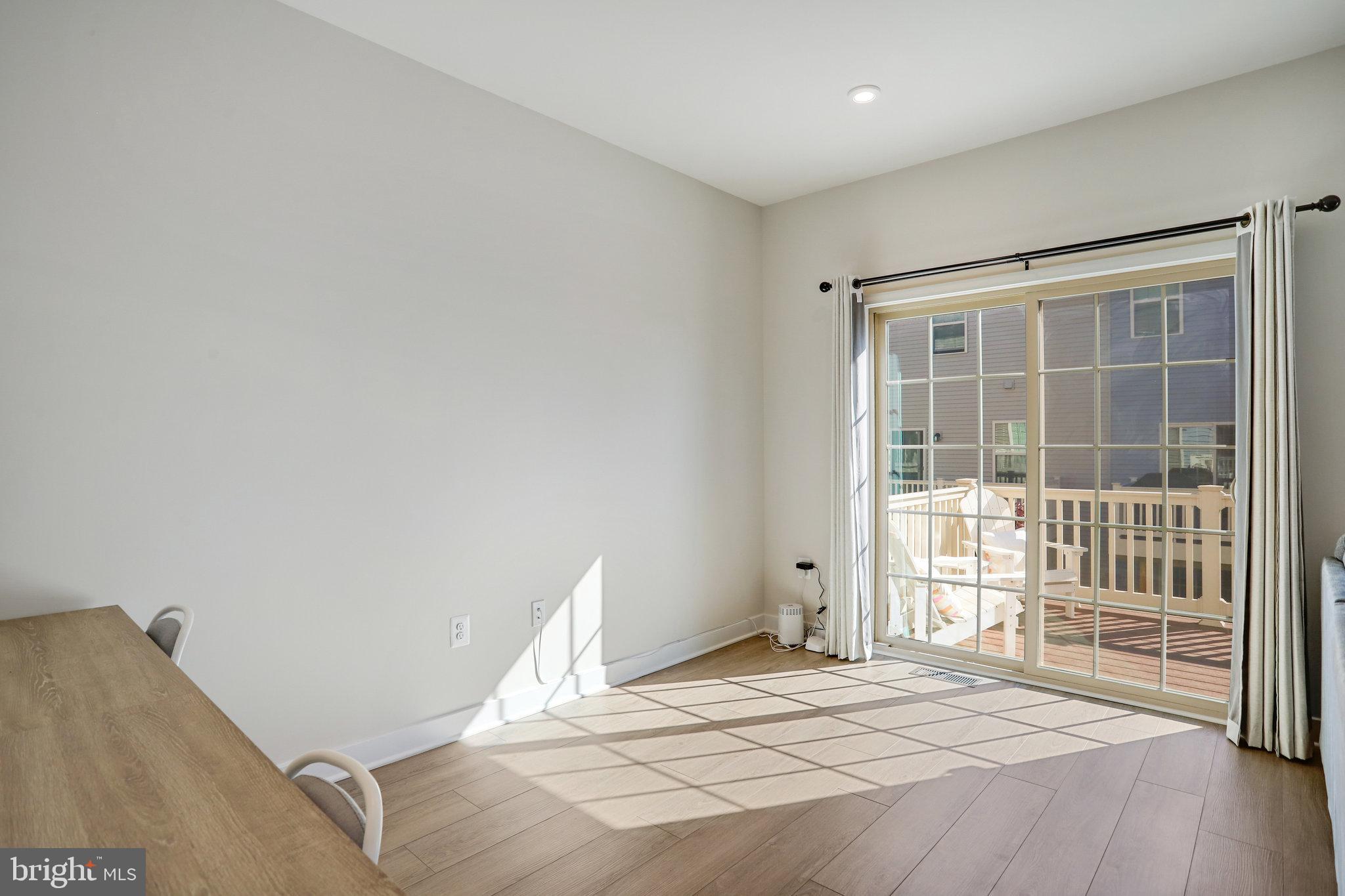 WESTSIDE - Residential