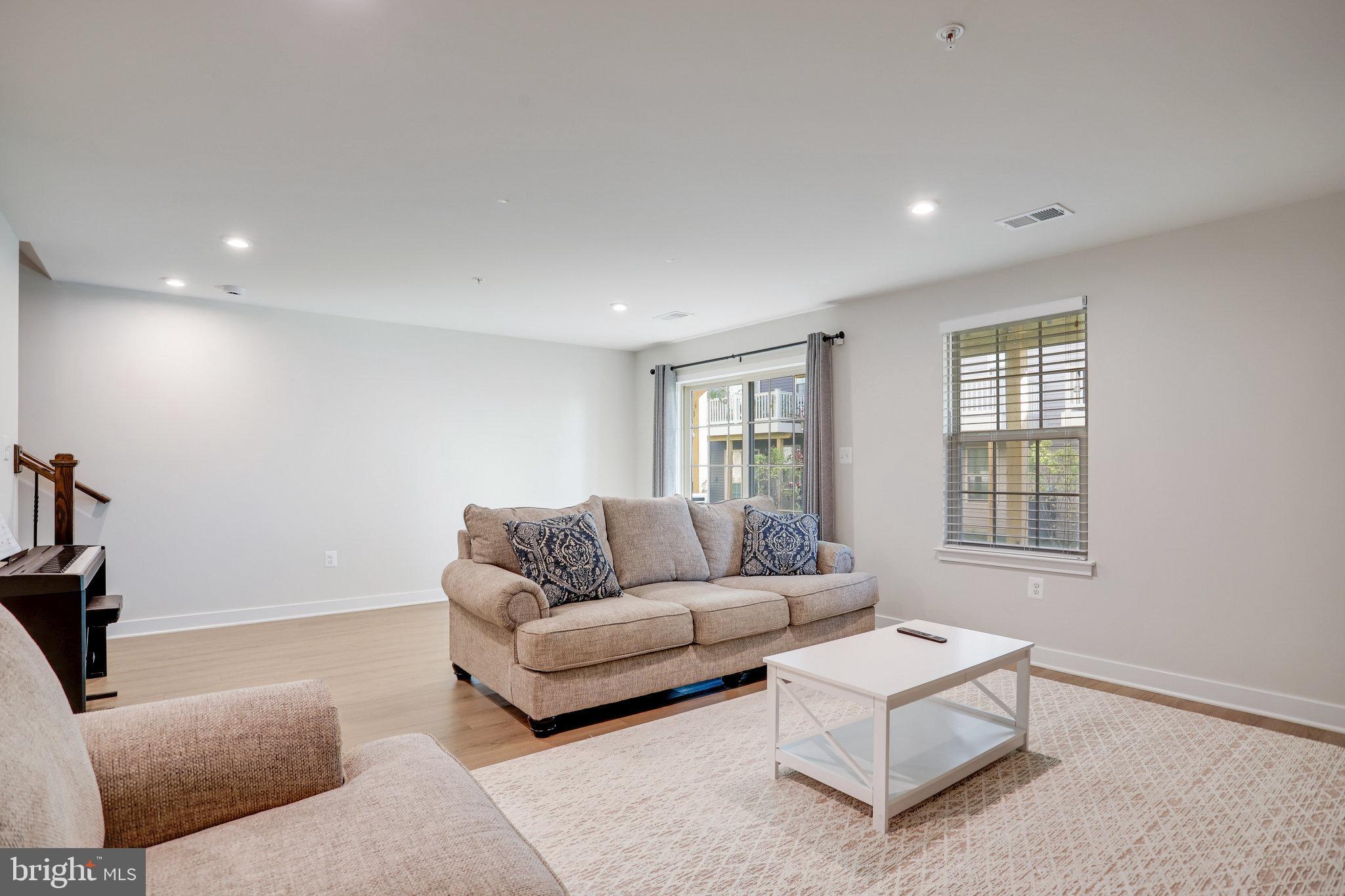 WESTSIDE - Residential