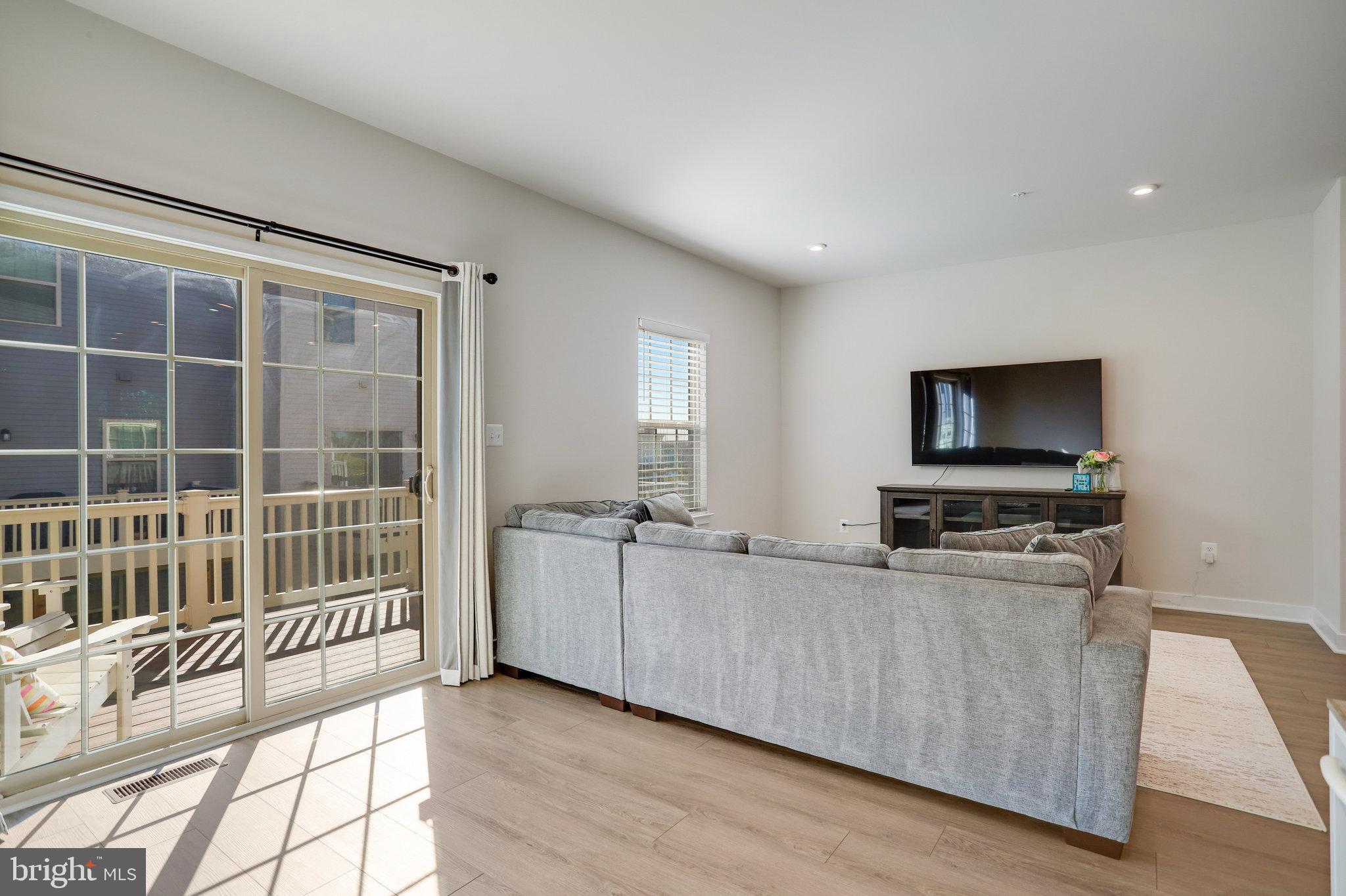 WESTSIDE - Residential