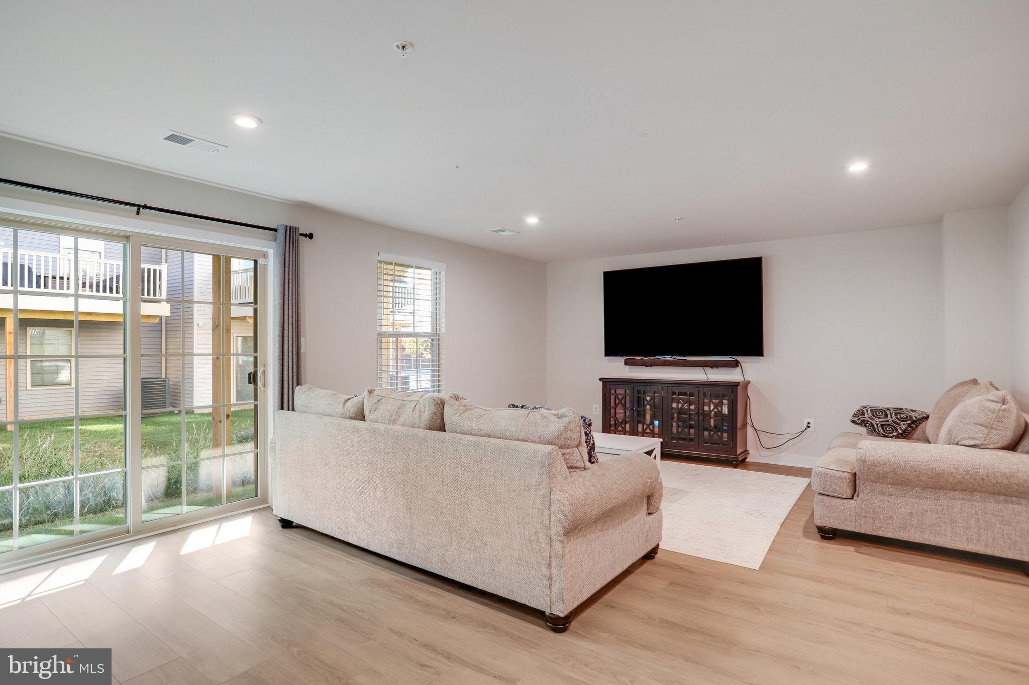 WESTSIDE - Residential