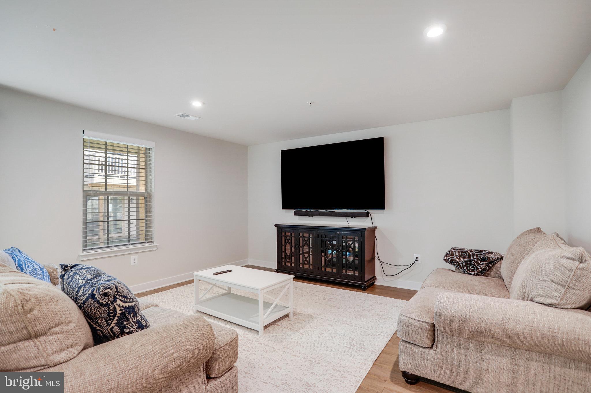 WESTSIDE - Residential