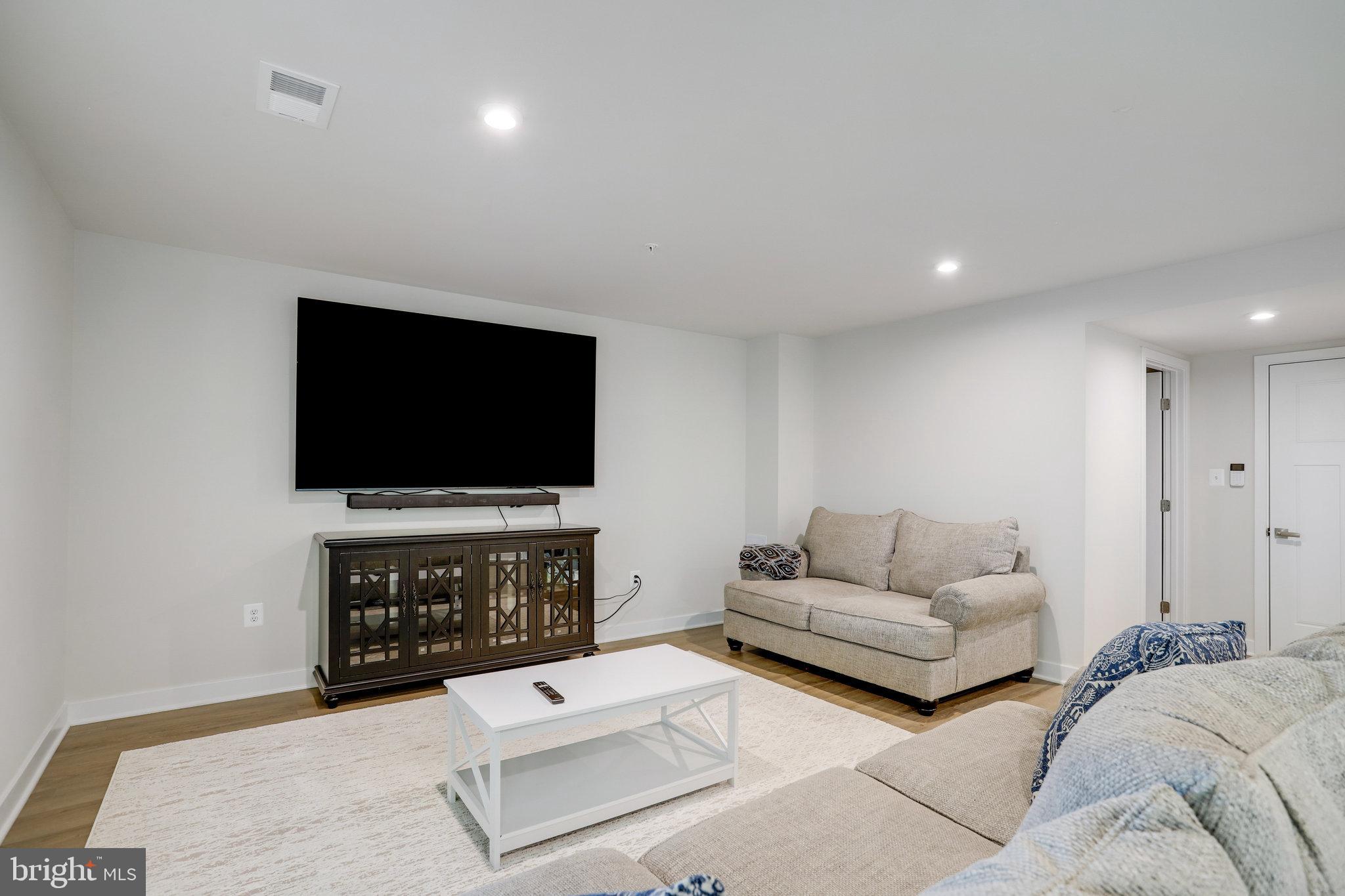 WESTSIDE - Residential