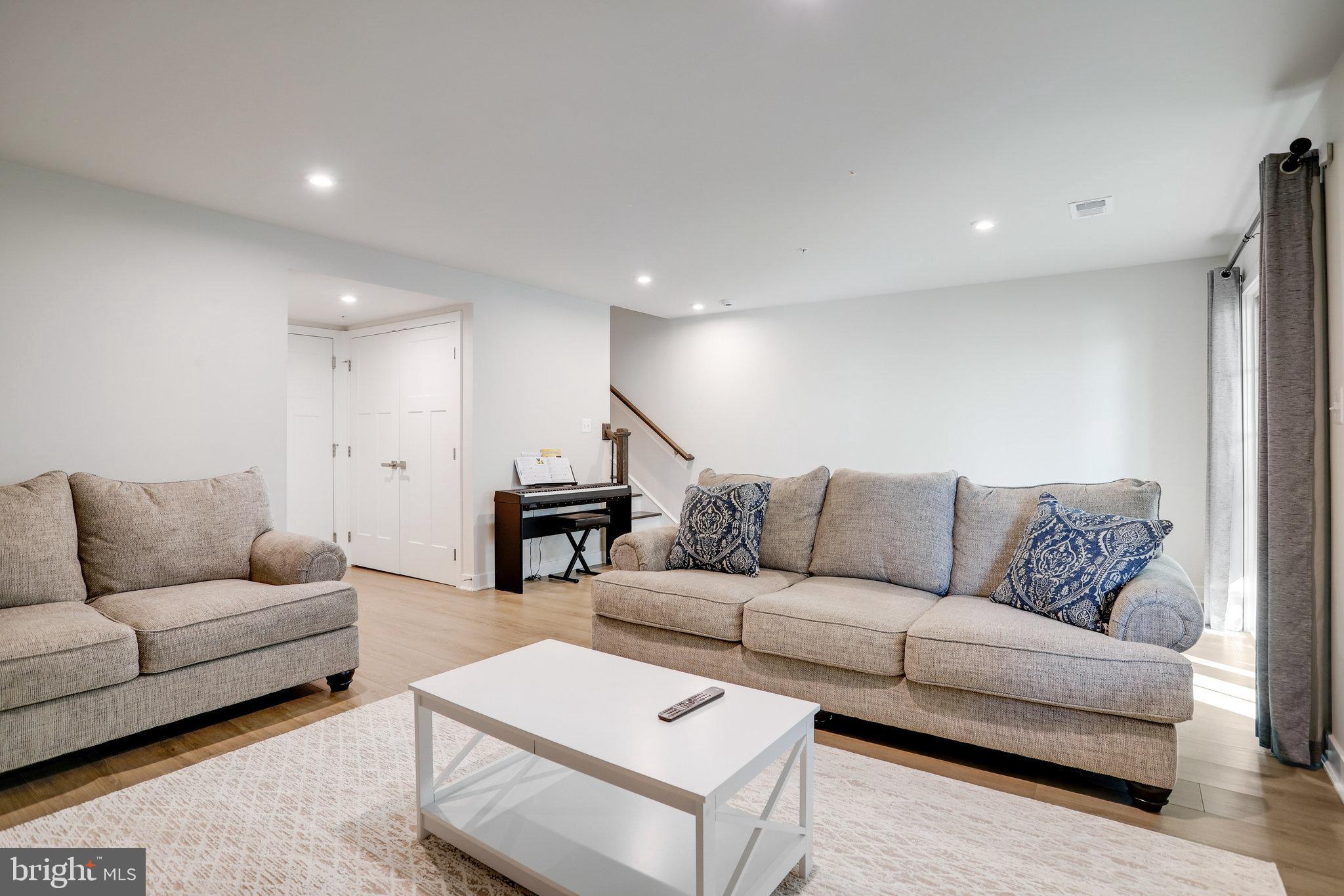 WESTSIDE - Residential