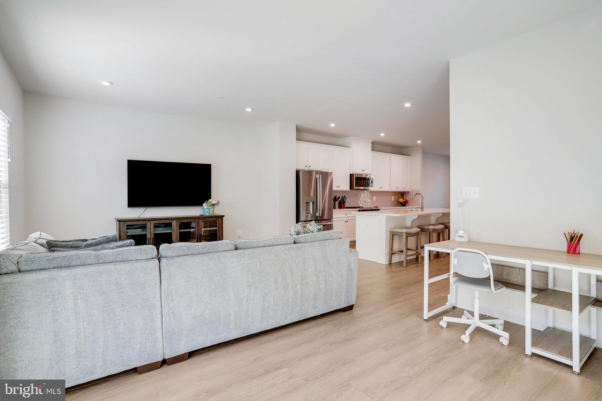 WESTSIDE - Residential