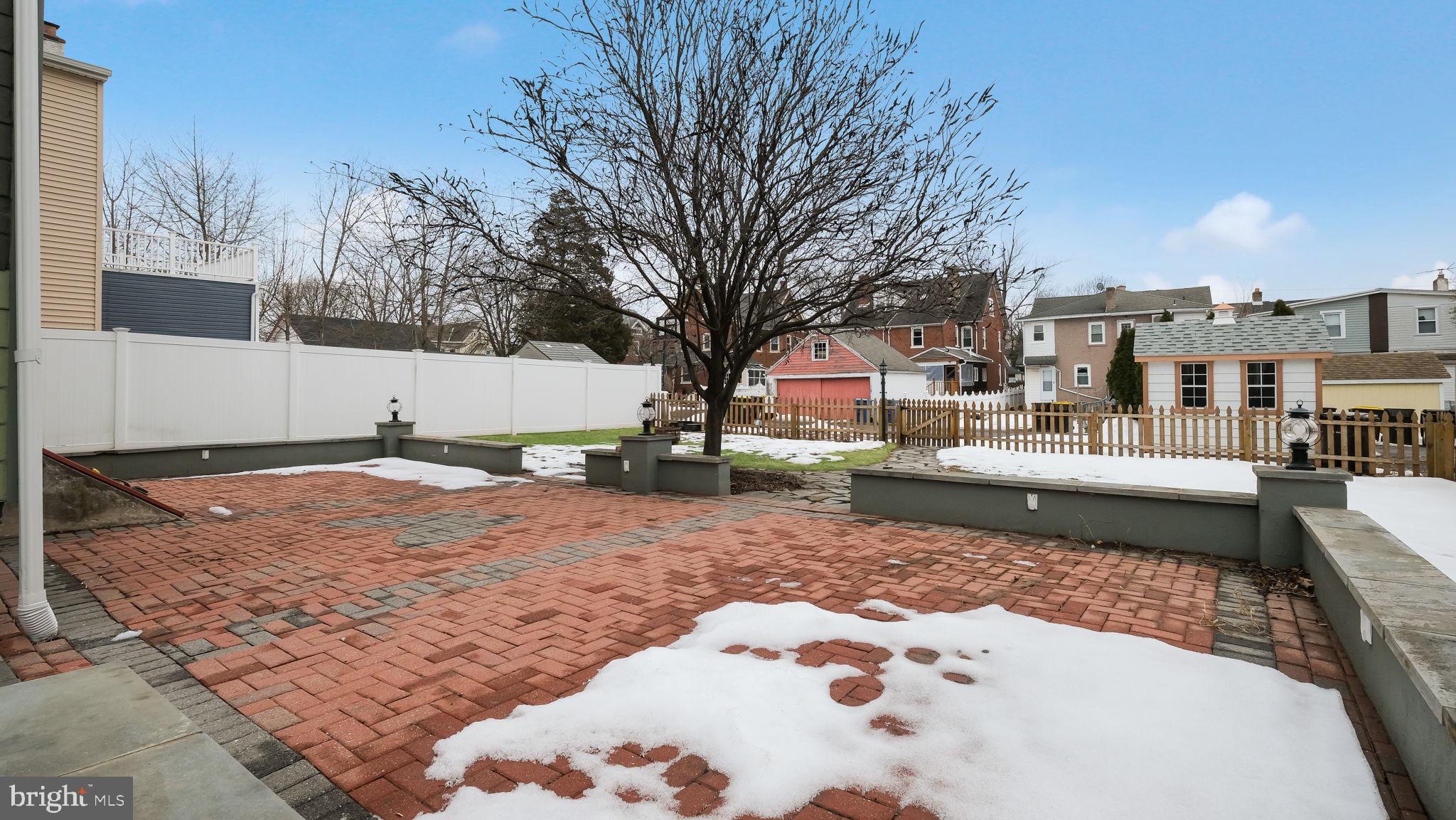 LANSDALE - Residential